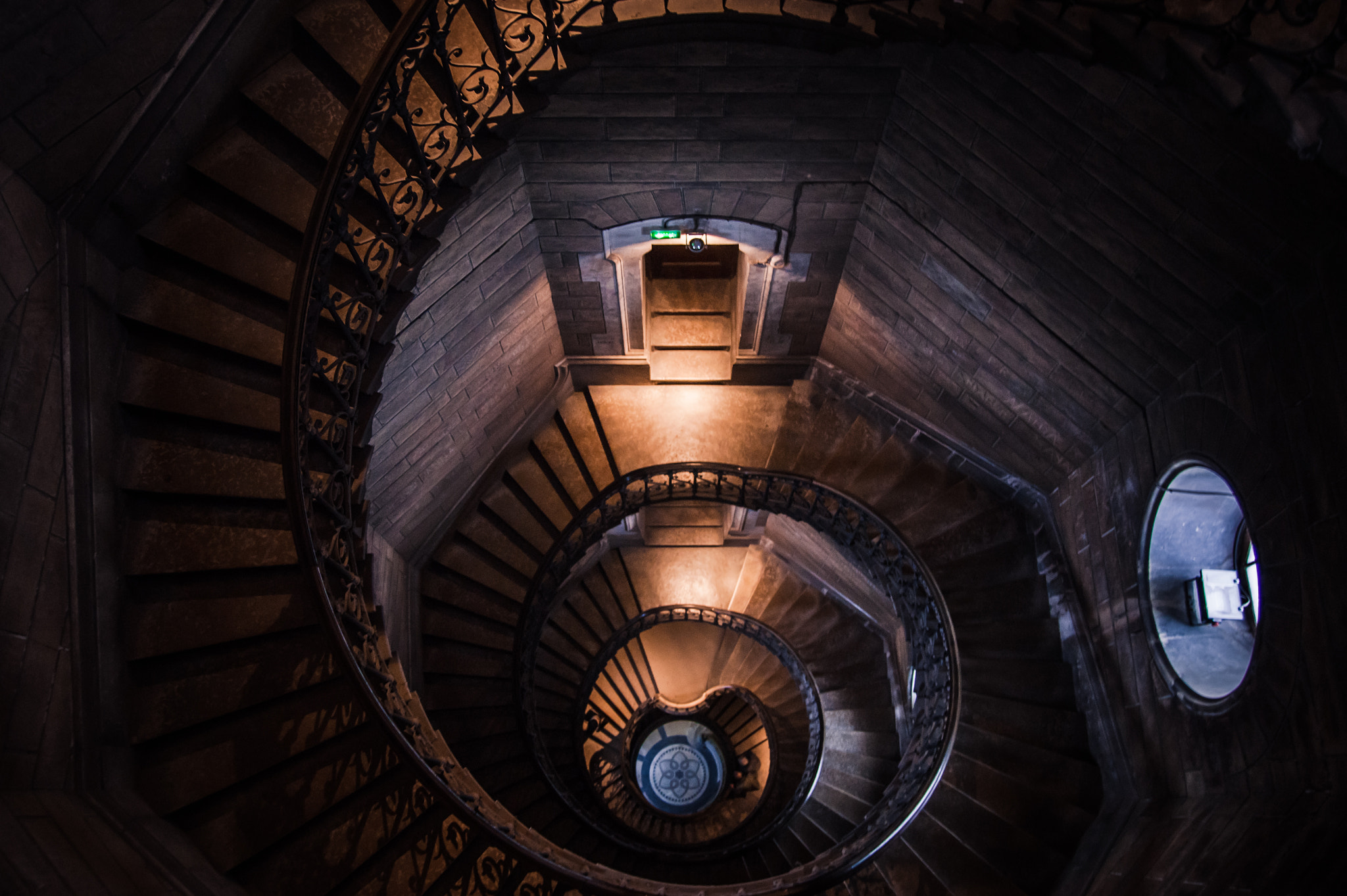 Sony Alpha DSLR-A350 sample photo. Upstairs photography