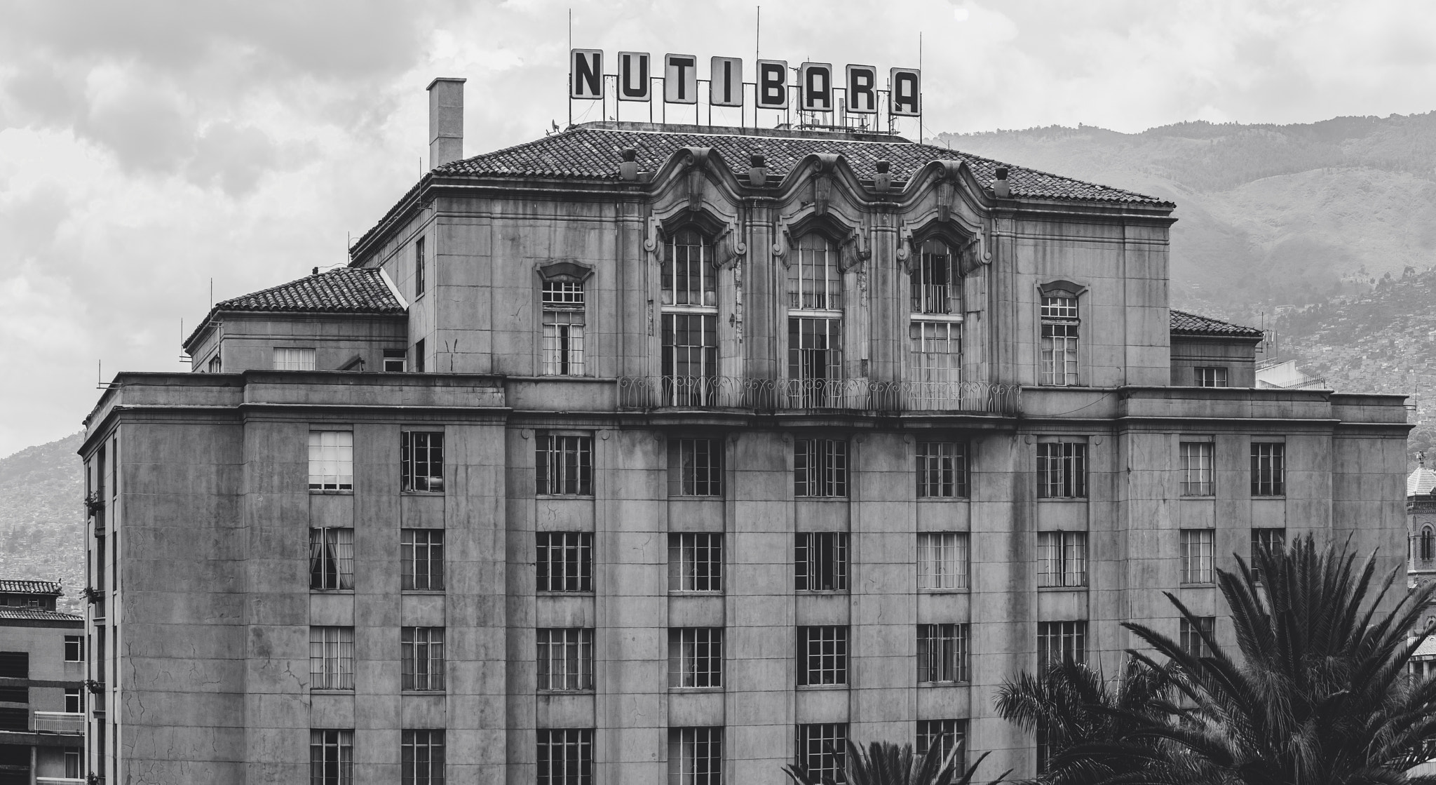 Canon EF 75-300mm f/4-5.6 USM sample photo. Hotel nutibara photography