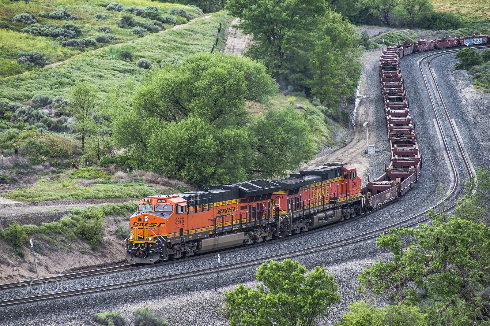 Sony 75-300mm F4.5-5.6 sample photo. Meandering train photography