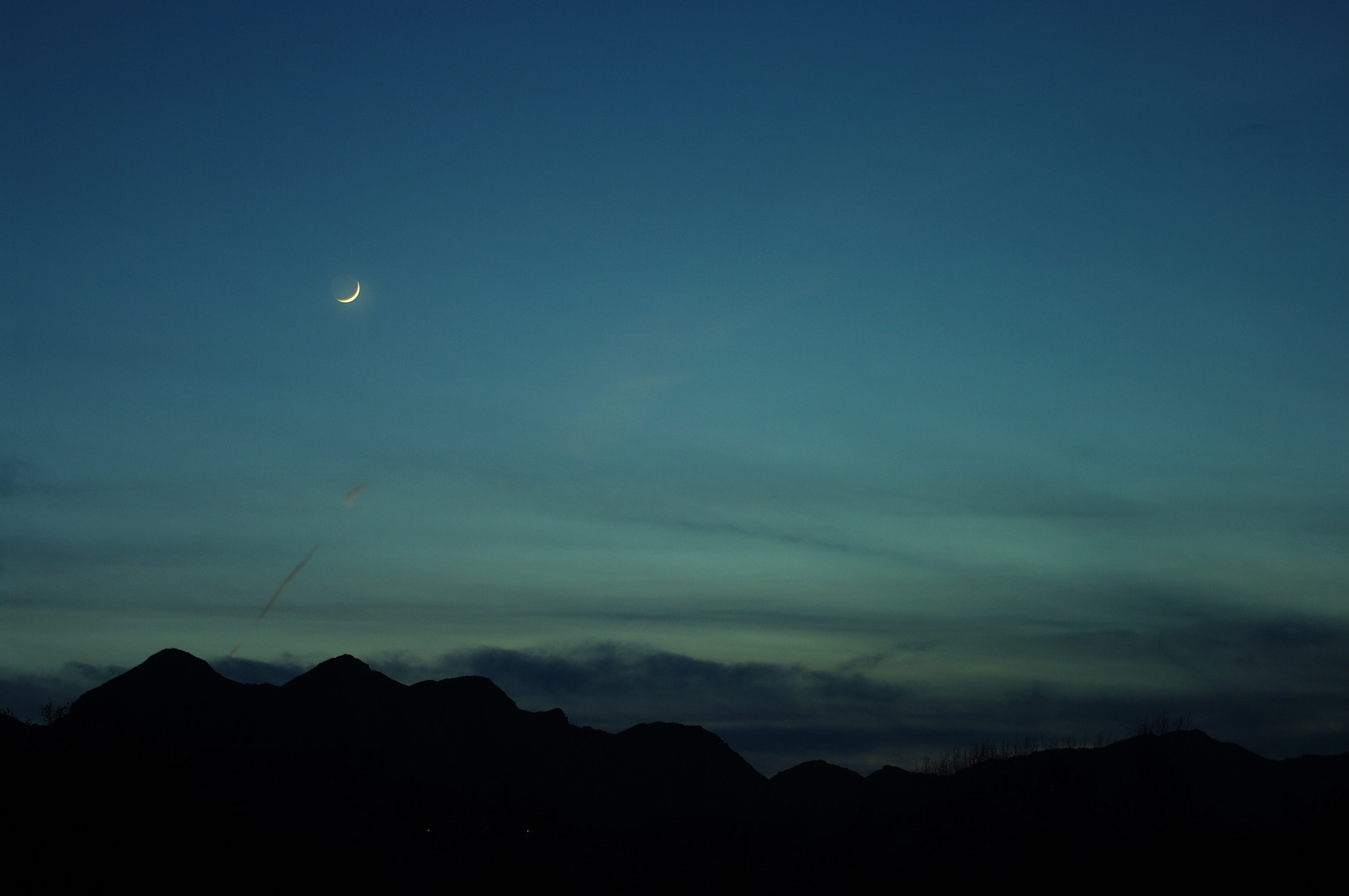 Samsung/Schneider D-XENON 18-55mm F3.5-5.6 sample photo. Moonlight photography