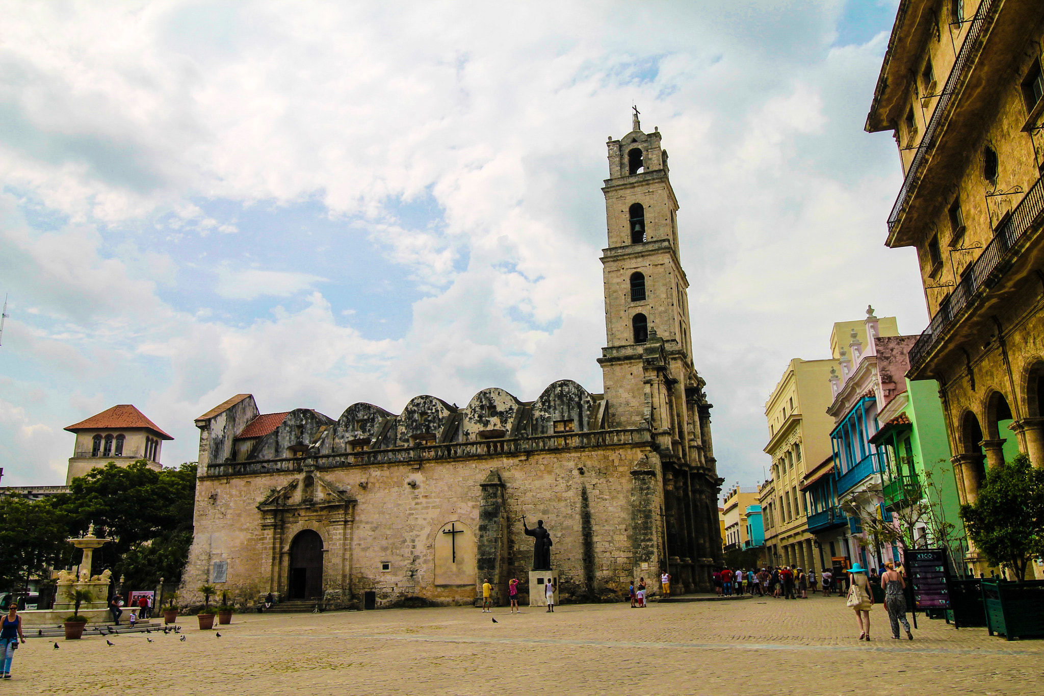 Canon EF-S 10-18mm F4.5–5.6 IS STM sample photo. Cuba photography