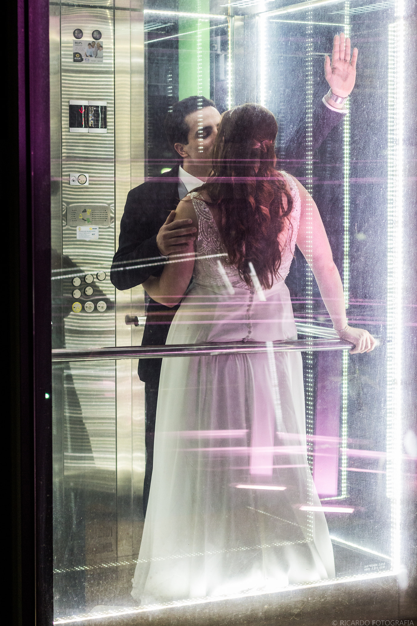 Canon EOS 700D (EOS Rebel T5i / EOS Kiss X7i) + Canon EF 50mm F1.4 USM sample photo. [wedding] love in the elevator photography