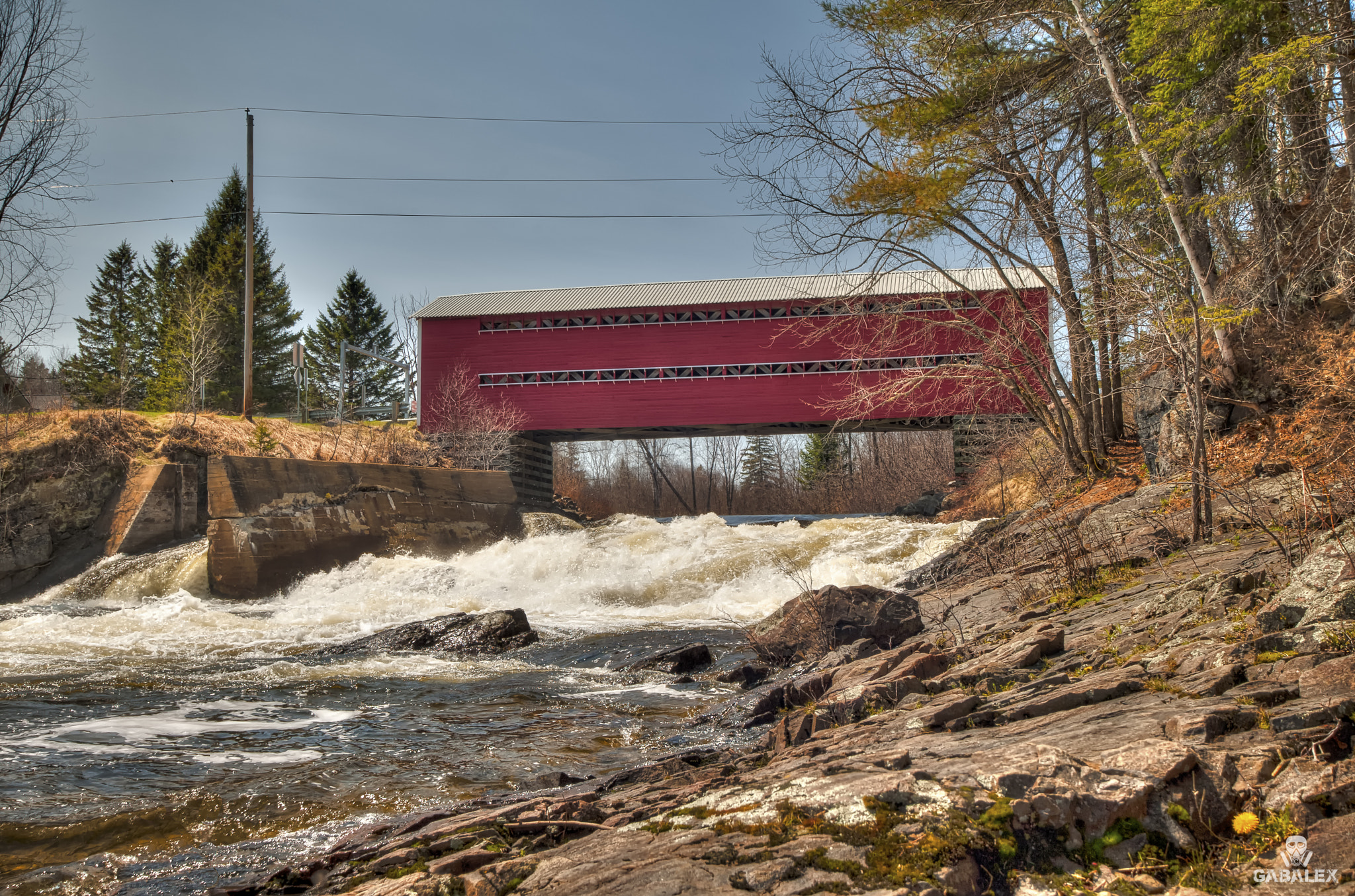 Nikon D700 + Sigma 17-35mm F2.8-4 EX Aspherical sample photo. "st-mathieu" covered bridge photography