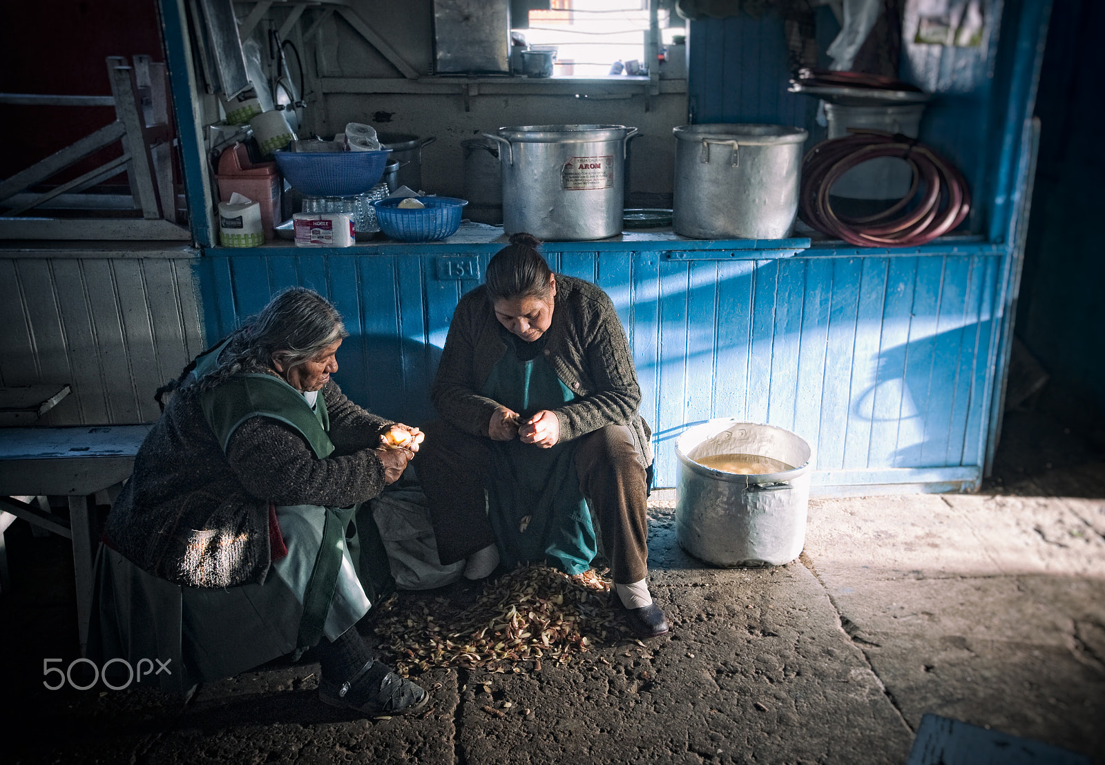 Nikon AF-S Nikkor 17-35mm F2.8D ED-IF sample photo. Cuzco market i photography