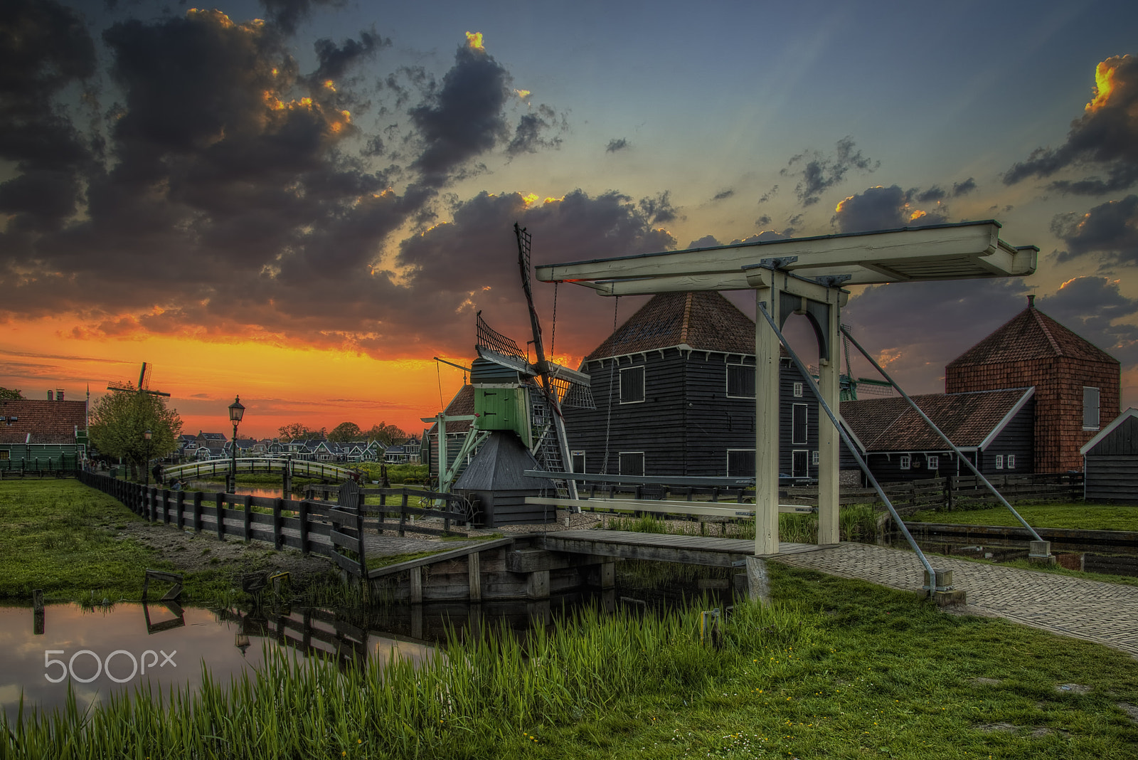 Nikon D810 + Sigma 10mm F2.8 EX DC HSM Diagonal Fisheye sample photo. Sunset photography