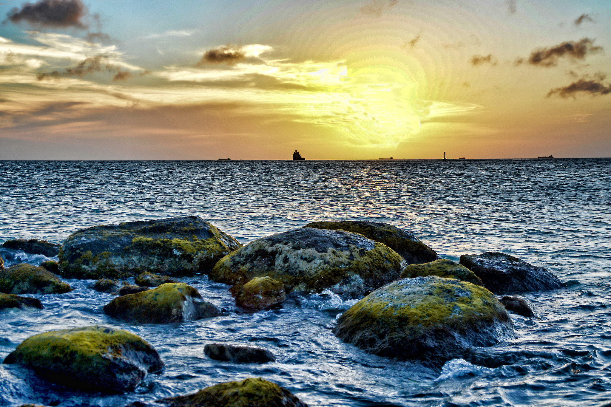 Nikon D5200 + AF Zoom-Nikkor 35-70mm f/3.3-4.5 N sample photo. Aruba sunset photography