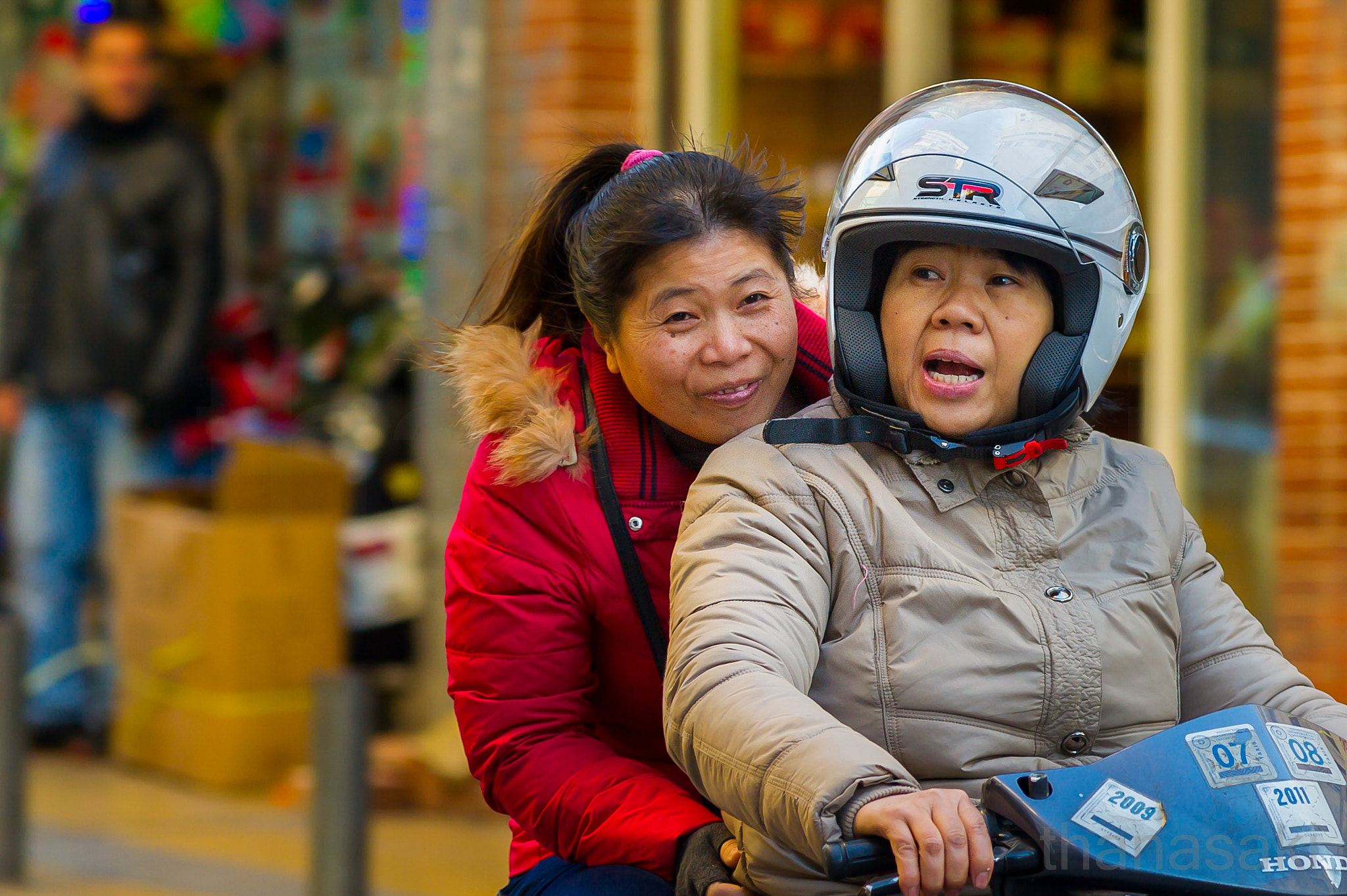 Nikon AF-Nikkor 80-200mm F2.8D ED sample photo. My chinese love photography