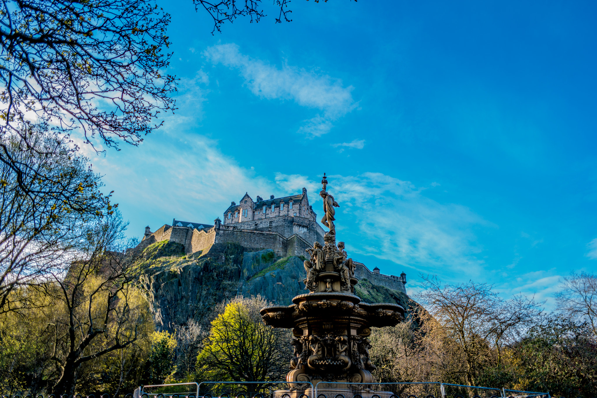 Samsung NX1 + Samsung NX 16mm F2.4 Pancake sample photo. Another view of this mighty castle photography