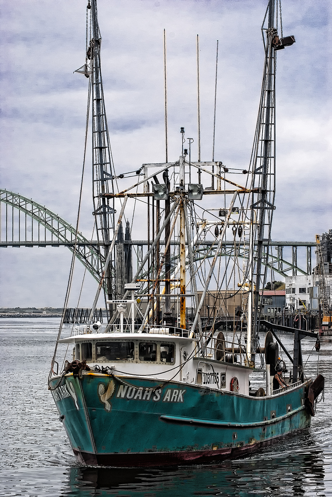 AF Zoom-Nikkor 75-240mm f/4.5-5.6D sample photo. Noahs ark fishing boat photography