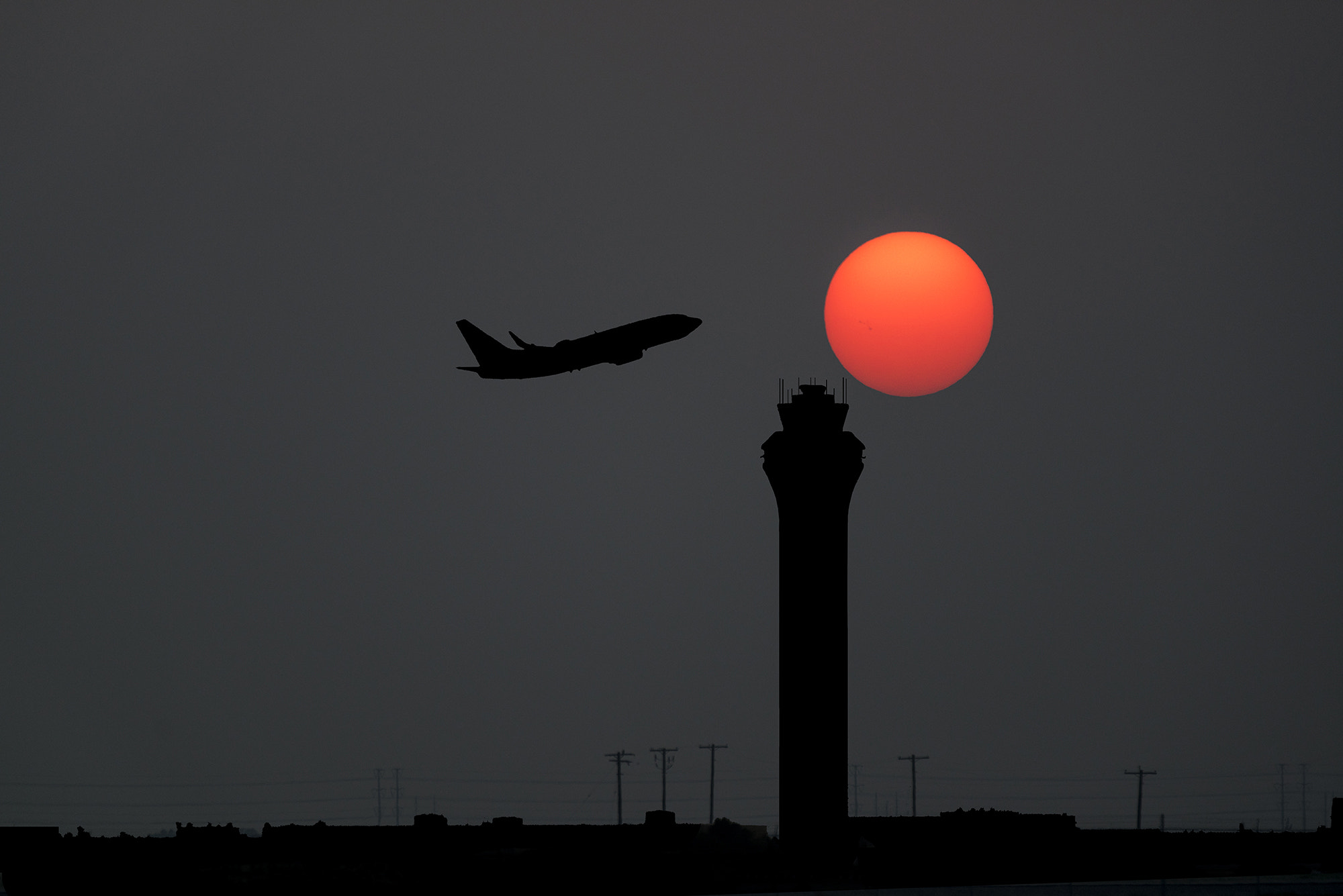 Canon EF 70-200mm F2.8L IS II USM sample photo. Ominous departure photography