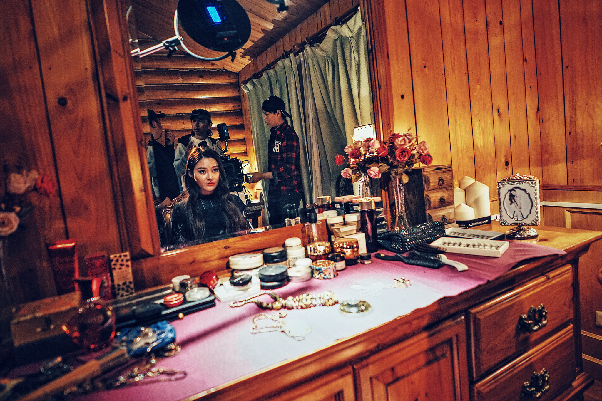 Sony FE 28mm F2 sample photo. The actress photography