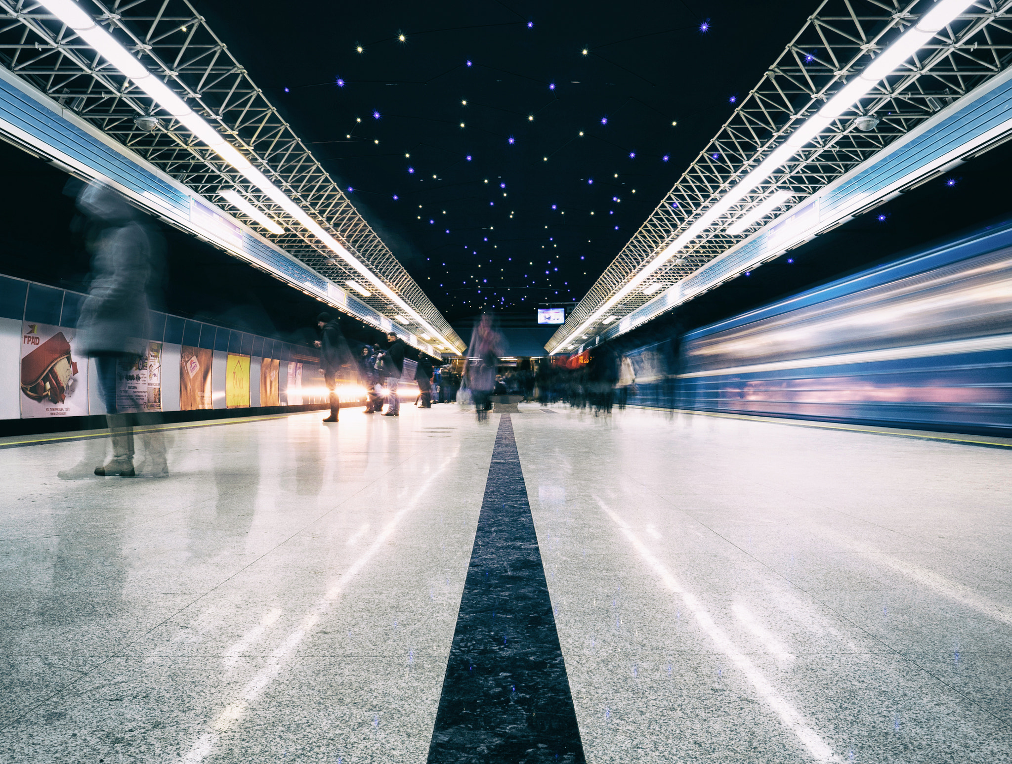 Olympus OM-D E-M10 II + Olympus M.Zuiko Digital 17mm F1.8 sample photo. Minsk subway photography