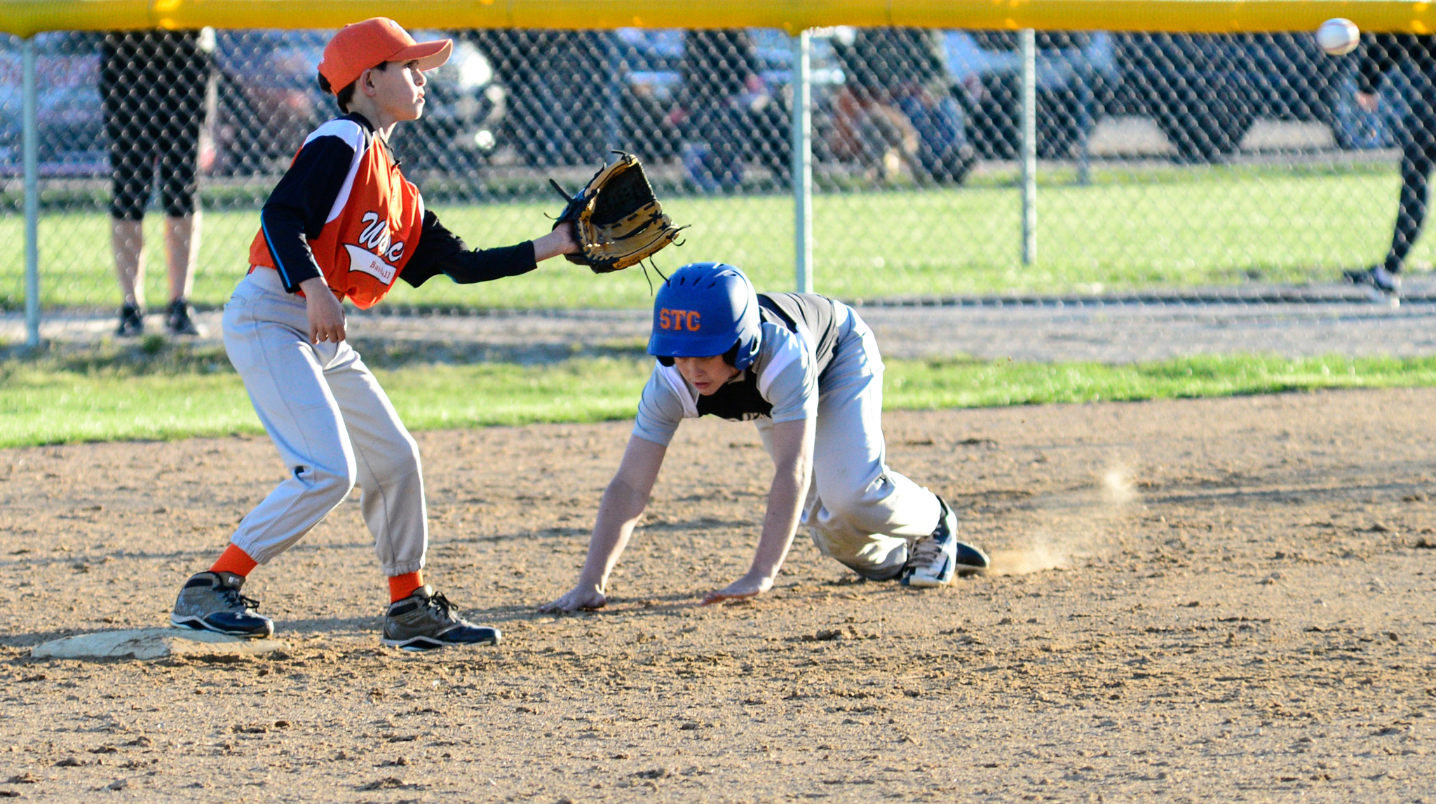 Nikon AF-Nikkor 80-200mm F2.8D ED sample photo. Stealing second base photography