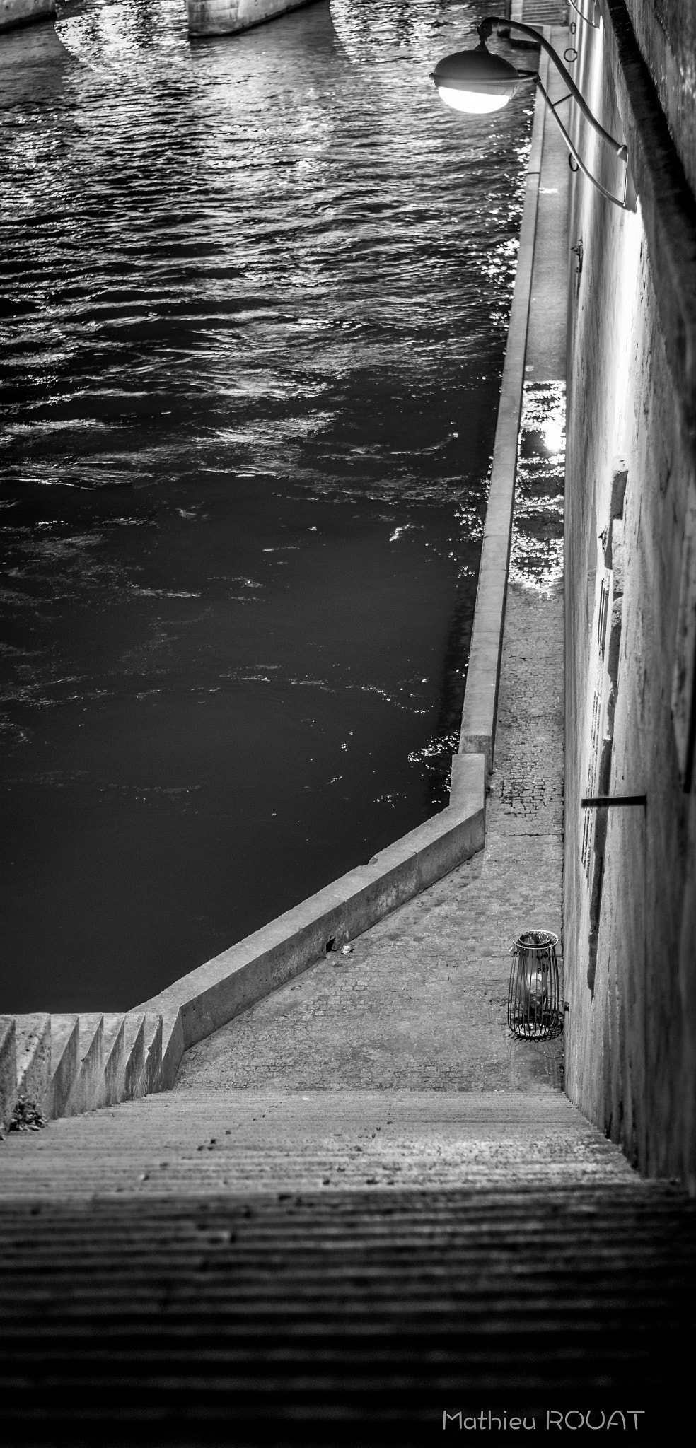 Pentax smc DA* 55mm F1.4 SDM sample photo. Paris by night photography