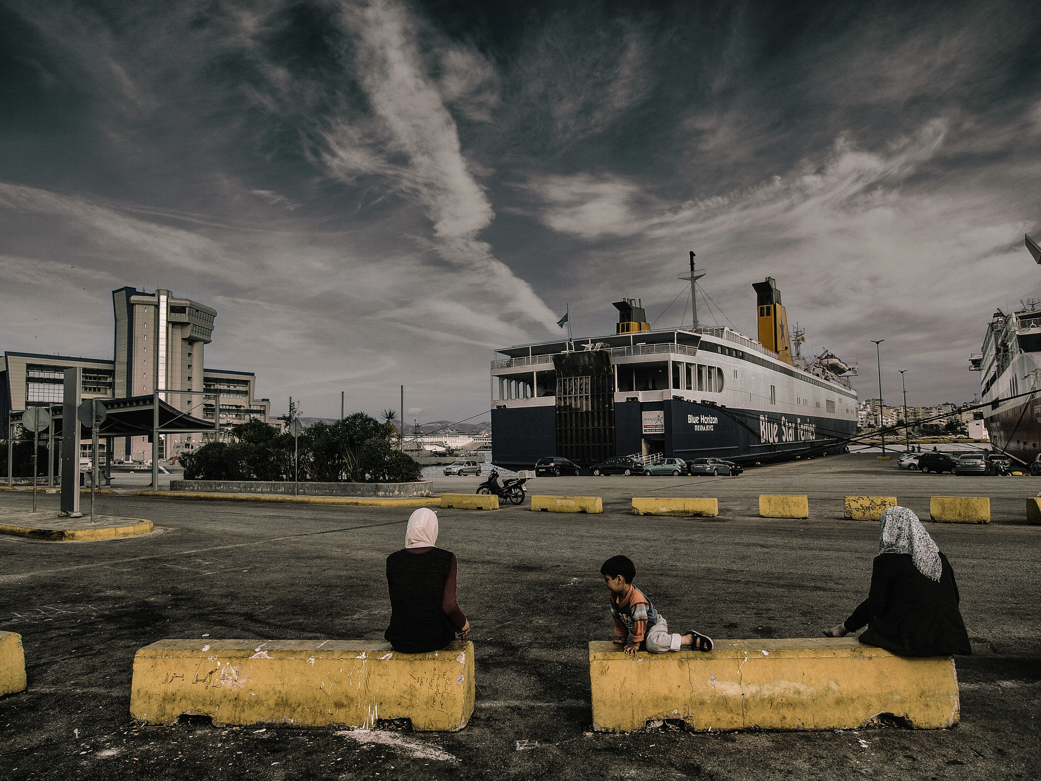 Olympus E-620 (EVOLT E-620) + OLYMPUS 11-22mm Lens sample photo. Greek and syrian stories photography