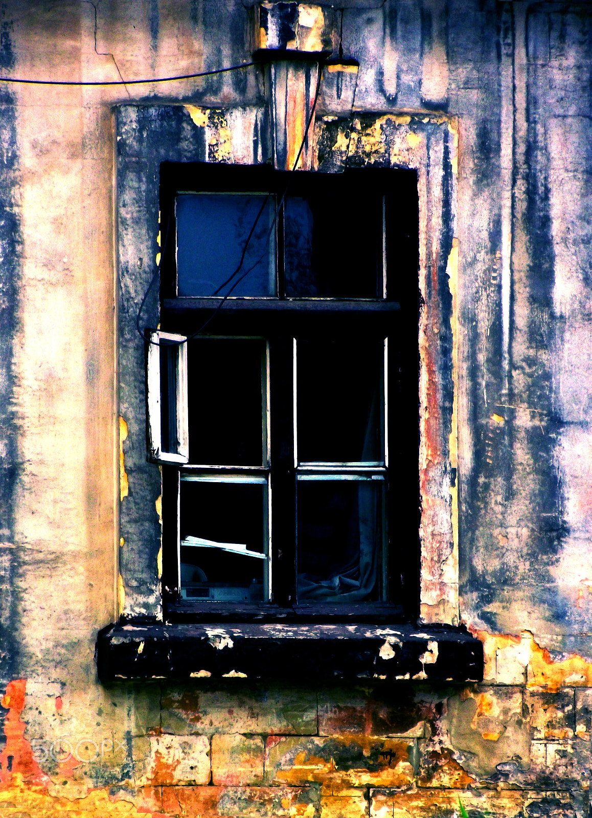 Fujifilm FinePix S2700HD sample photo. Abandoned window photography