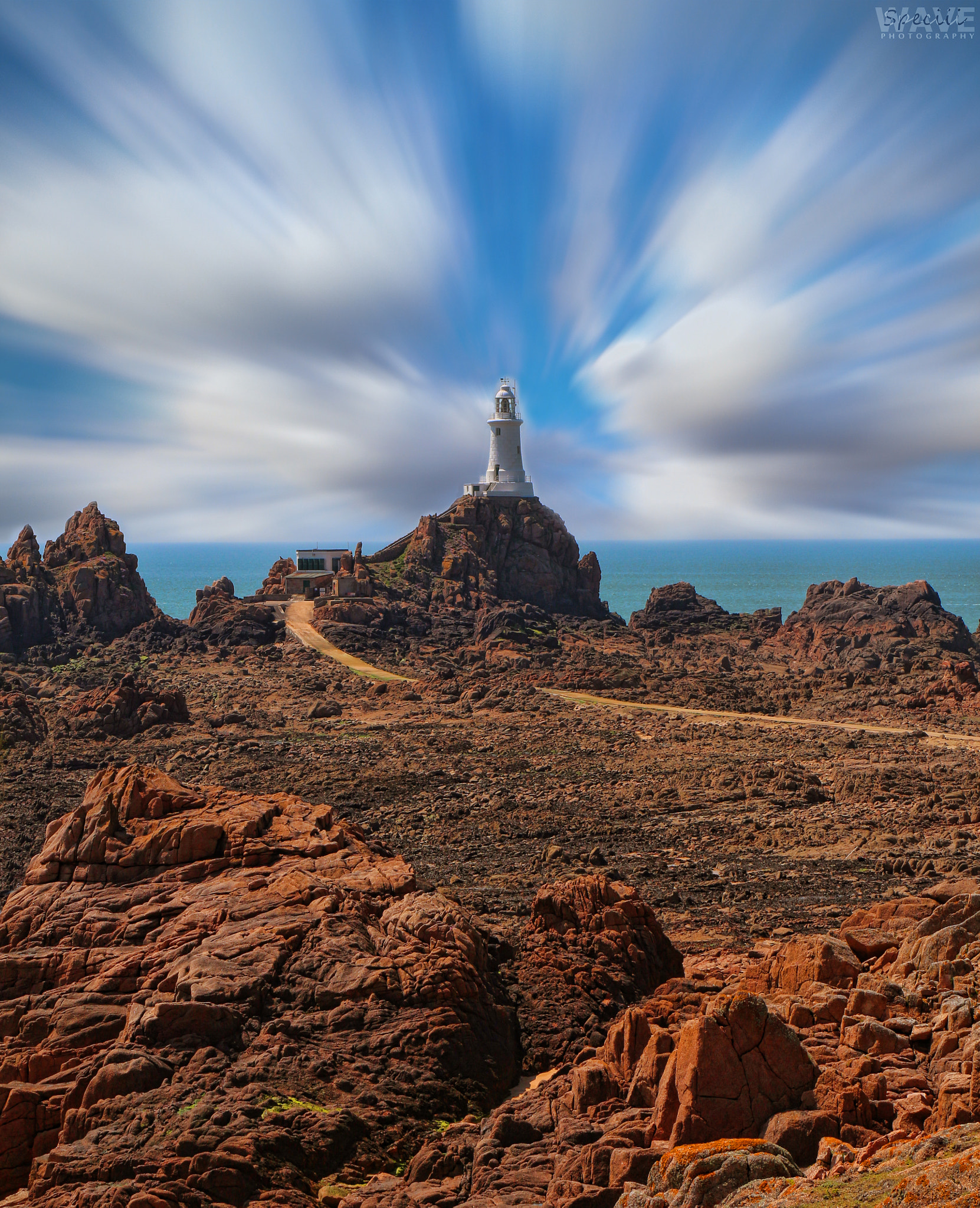 Canon EF-S 17-55mm F2.8 IS USM sample photo. Phare de la corbière photography