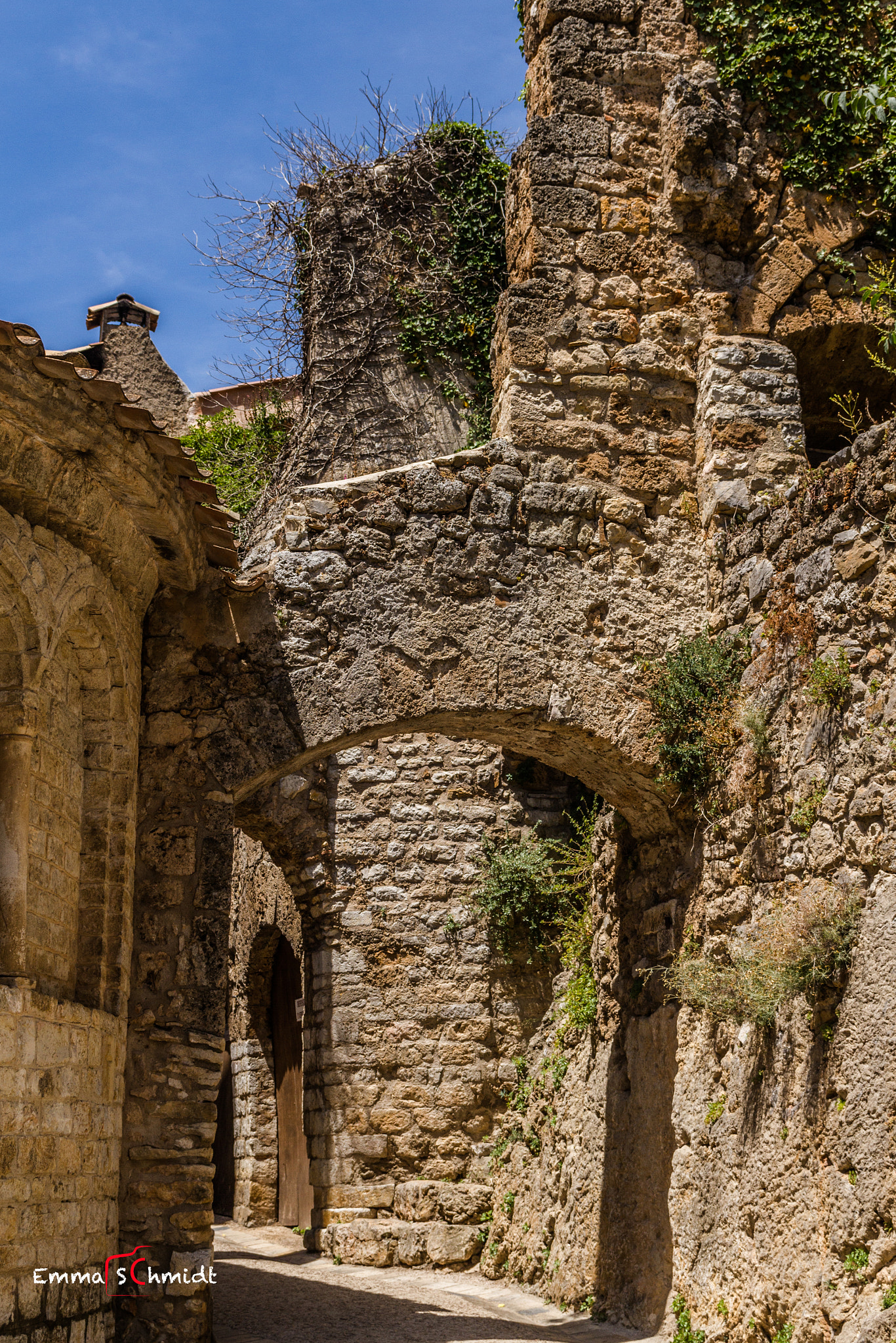 Sigma 17-70mm F2.8-4 DC Macro OS HSM sample photo. Medieval village of saint guilhem le désert photography