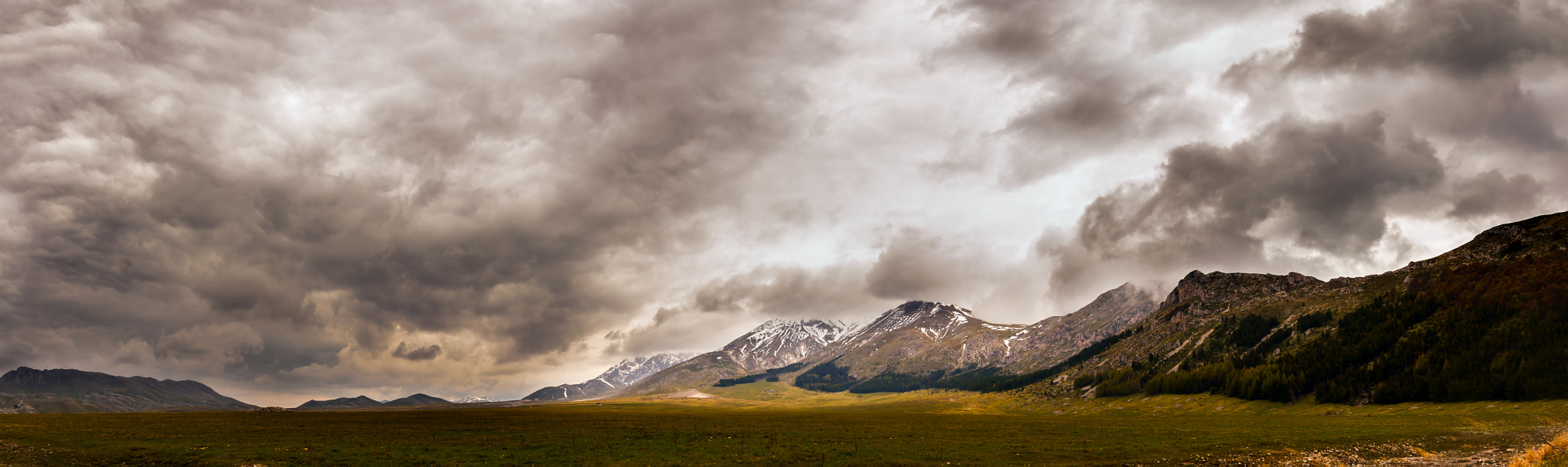 Canon EOS 30D + Canon EF-S 10-22mm F3.5-4.5 USM sample photo. Extreme landscape photography