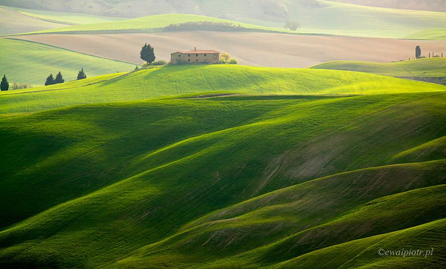 Canon EF 100-400mm F4.5-5.6L IS USM sample photo. Waves of tuscany photography
