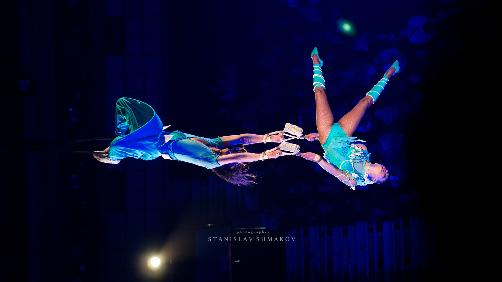 Panasonic Lumix DMC-G5 + Olympus M.Zuiko Digital 45mm F1.8 sample photo. Circus arts photography