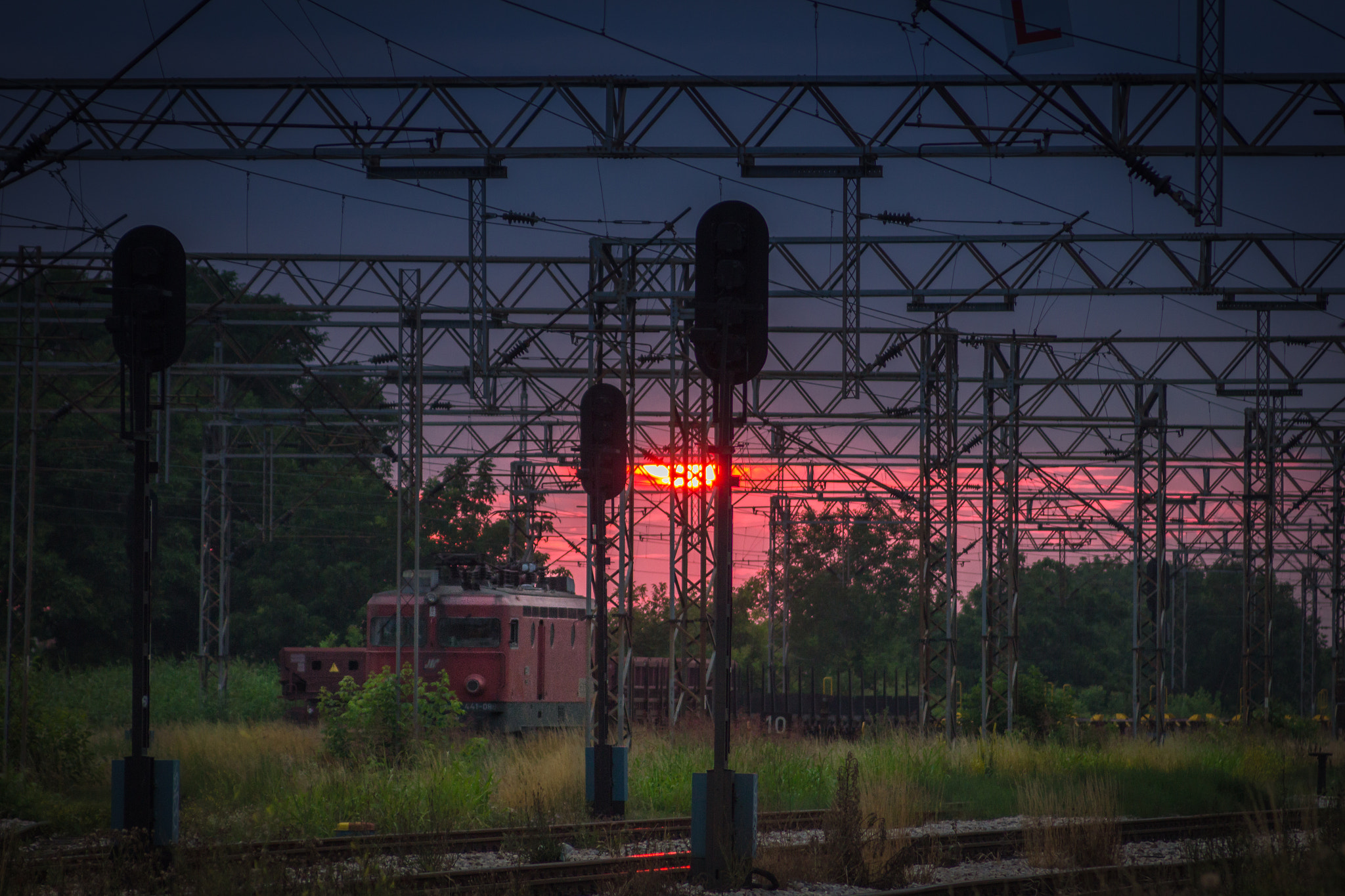 Canon EF 55-200mm F4.5-5.6 II USM sample photo. Sunset train photography
