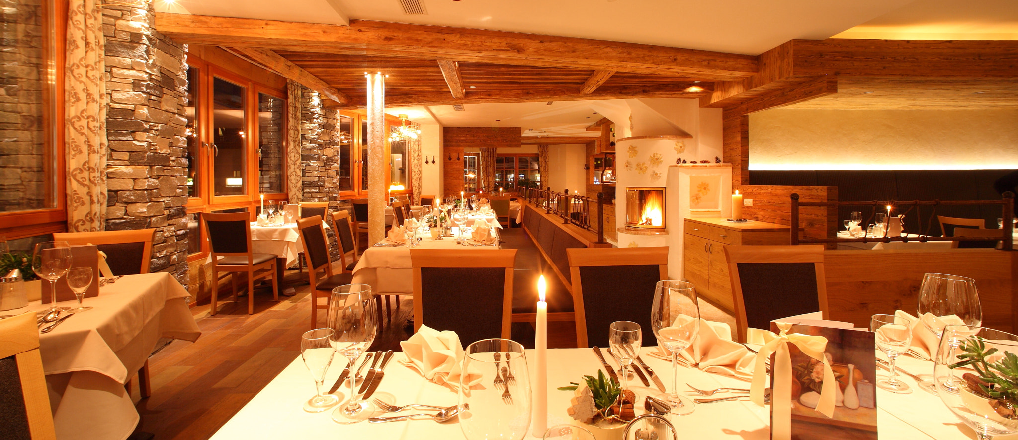 Canon 14mm sample photo. Köstliche schmankerl im restaurant photography