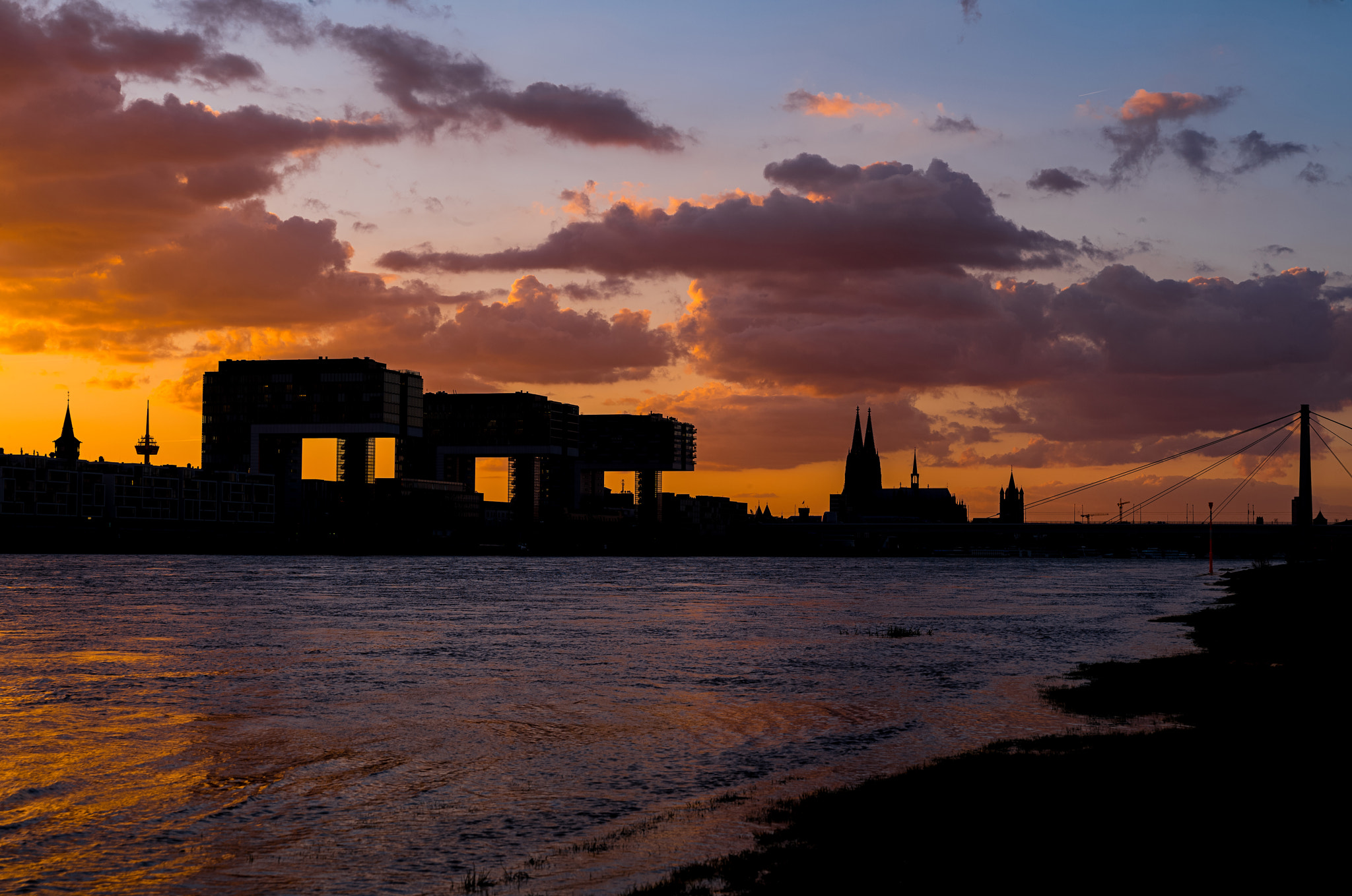 Vario-Elmar 30-90 sample photo. Kurz nach sonnenuntergang am rhein... photography