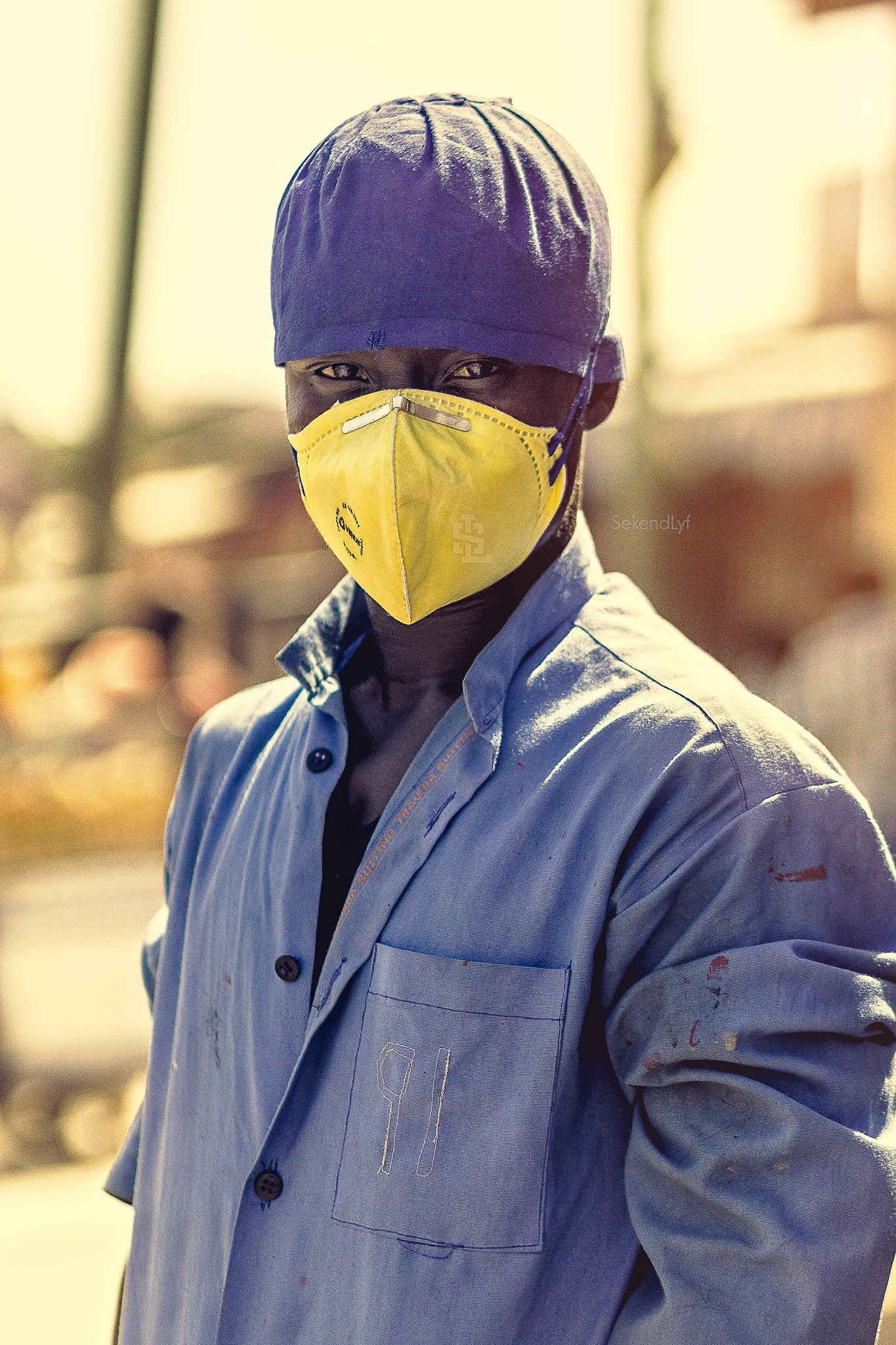 Canon EF 85mm F1.8 USM sample photo. Mask guard photography