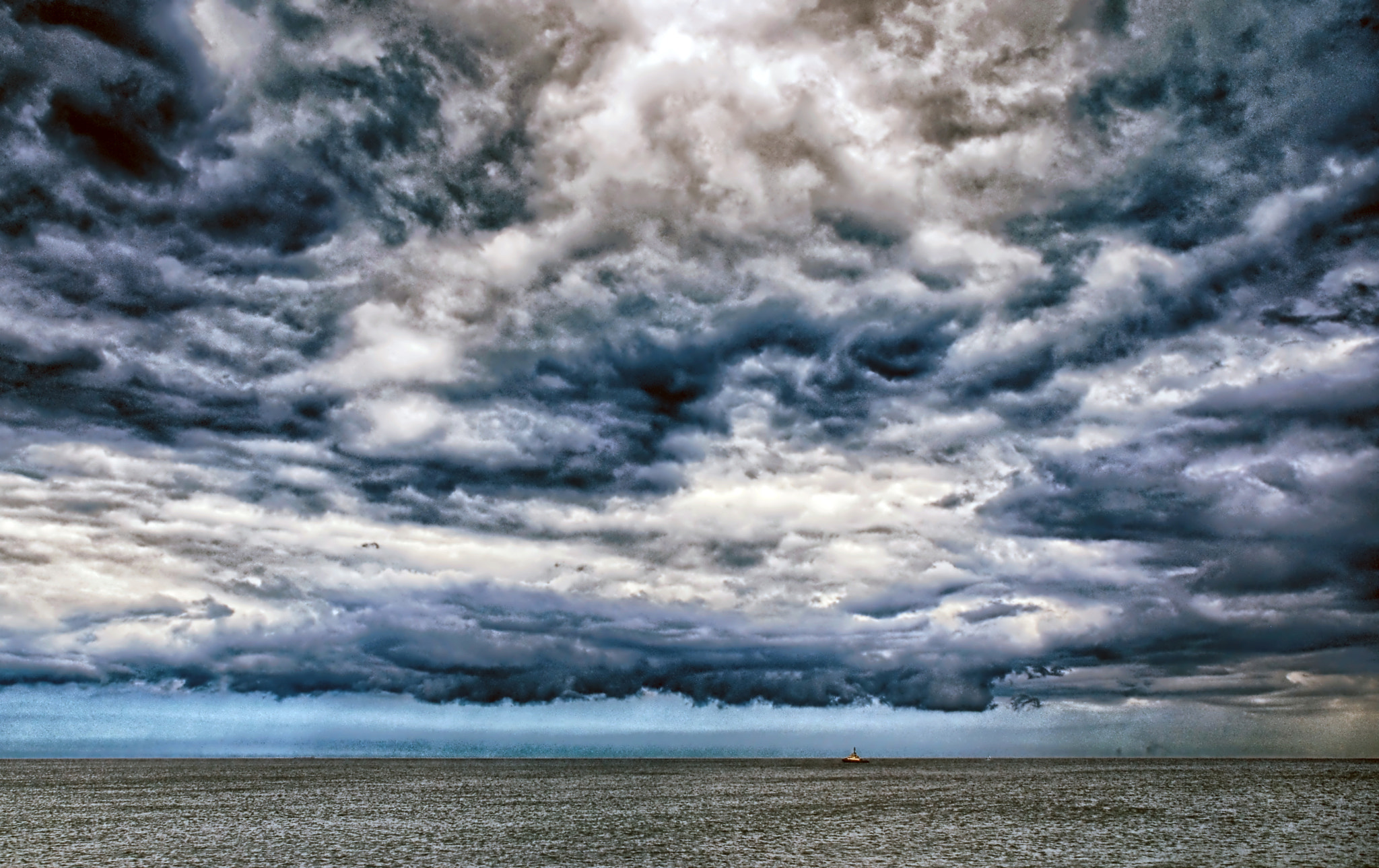 Nikon D60 sample photo. Heavy skies photography