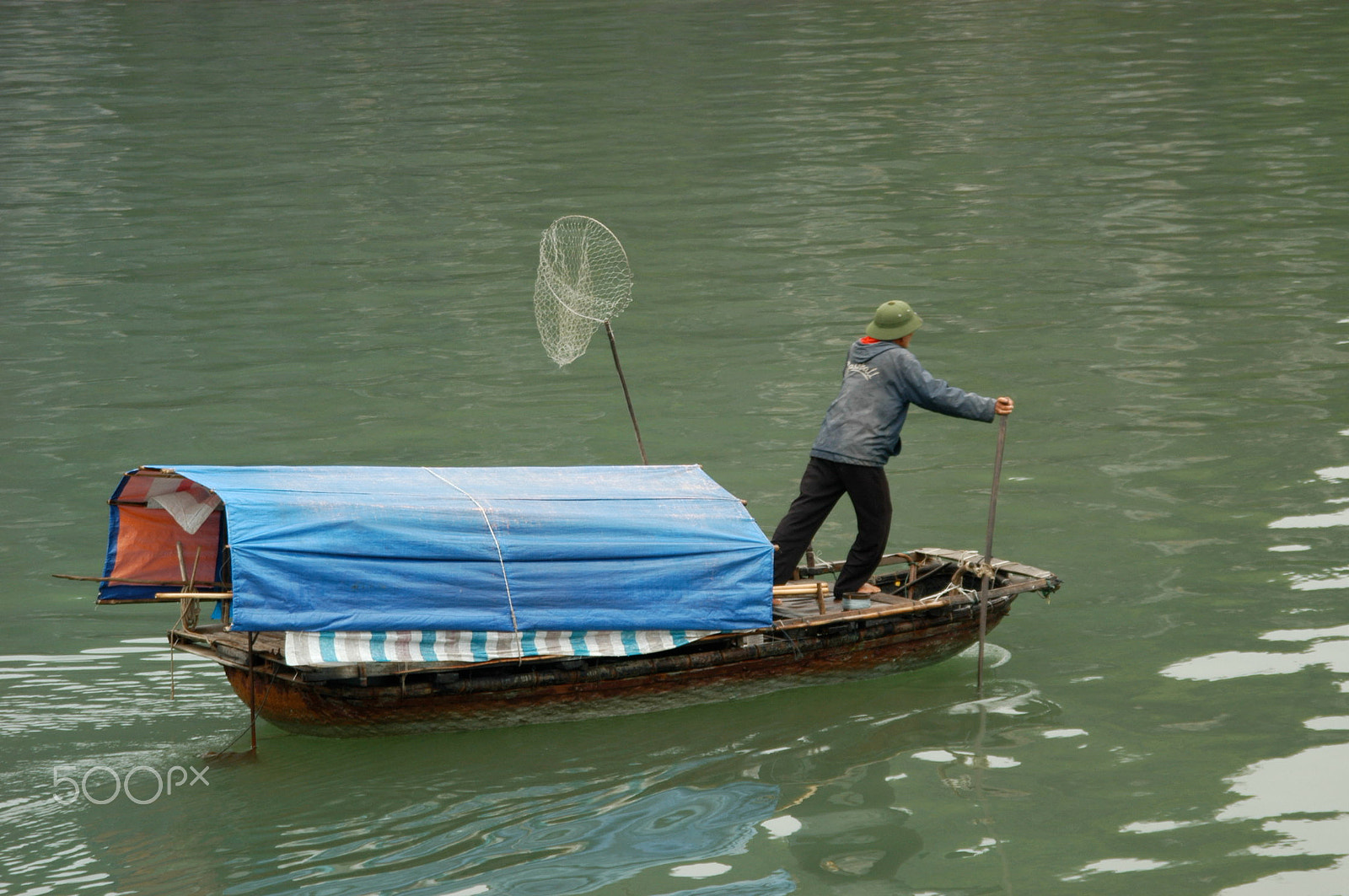 Nikon D100 + Sigma 28-200mm F3.5-5.6 Compact Aspherical Hyperzoom Macro sample photo. Vietnam fisherman photography