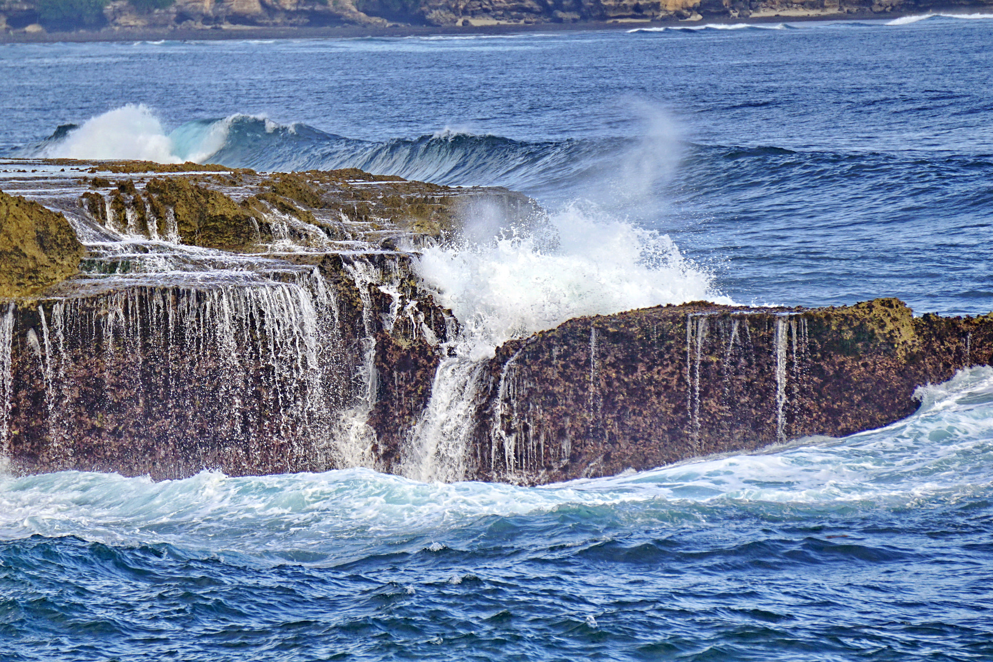 Sony E 55-210mm F4.5-6.3 OSS sample photo. Drem beach lembongan. photography
