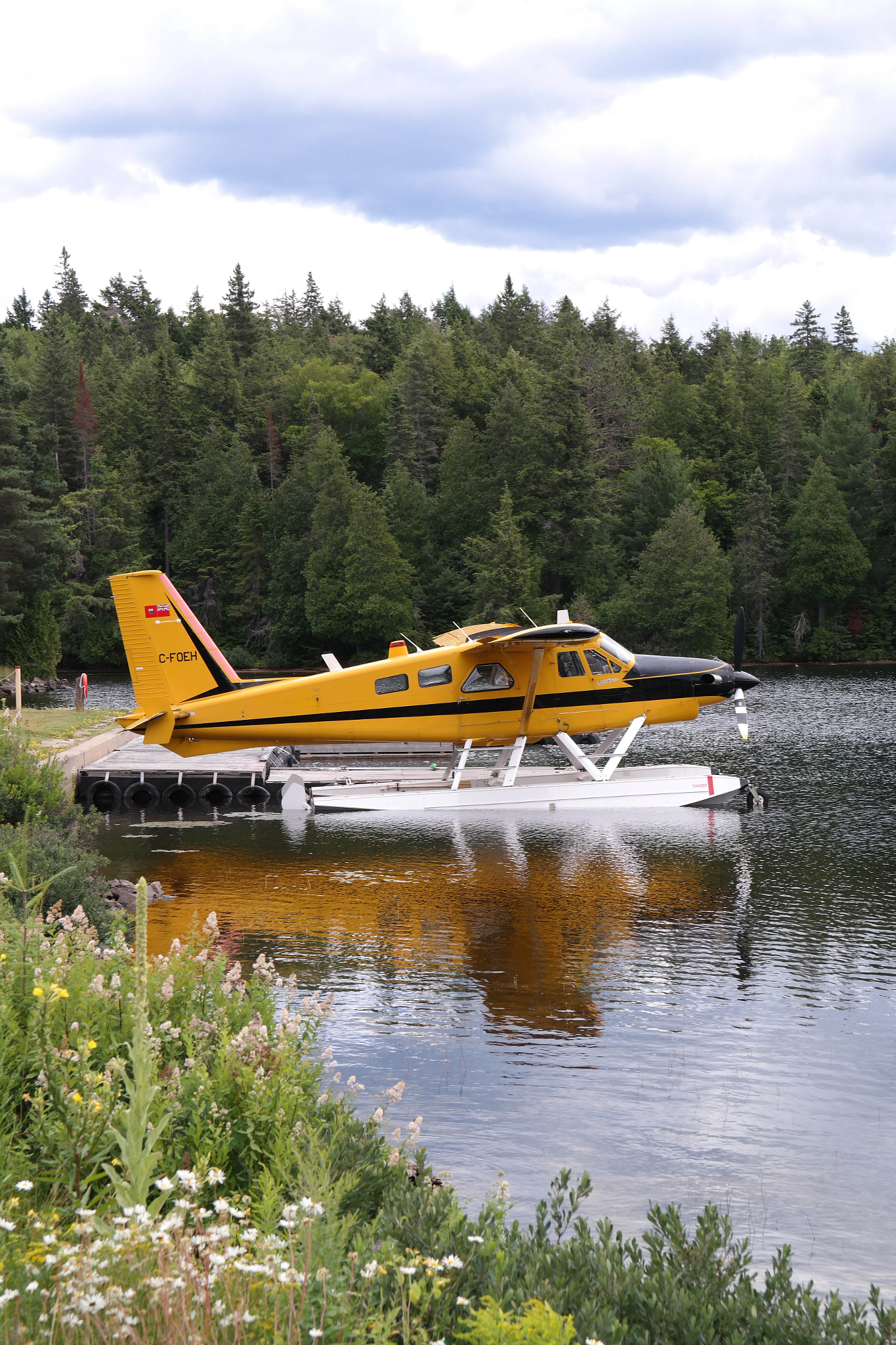 Samsung NX30 + NX 18-55mm F3.5-5.6 sample photo. Seaplane algonquin park photography