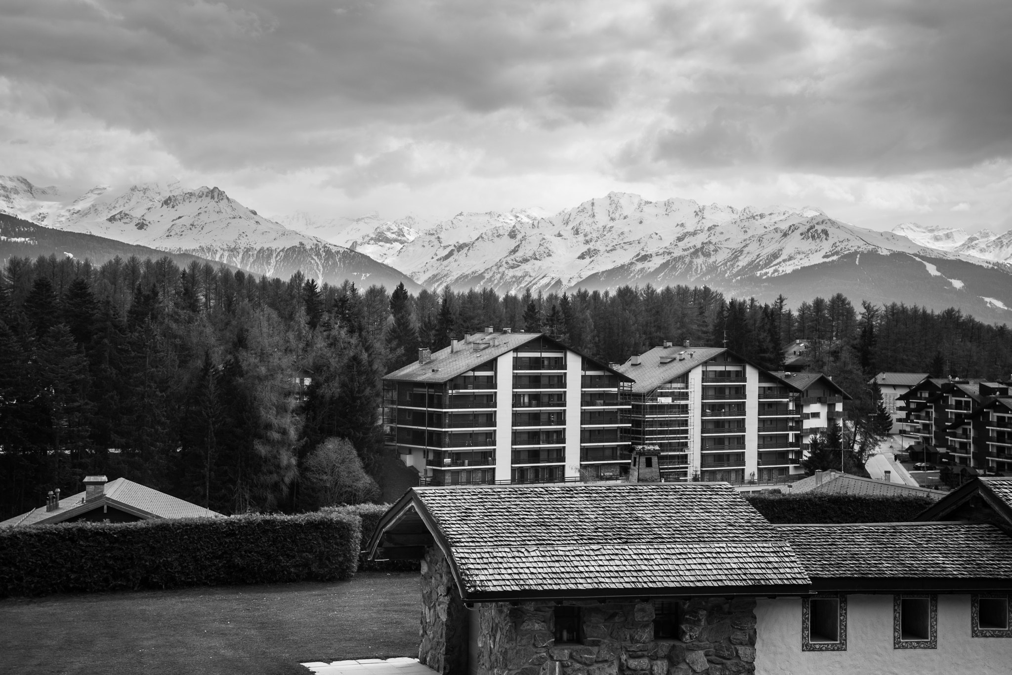 Nikon AF-S Nikkor 28-70mm F2.8 ED-IF sample photo. Swiss alps photography