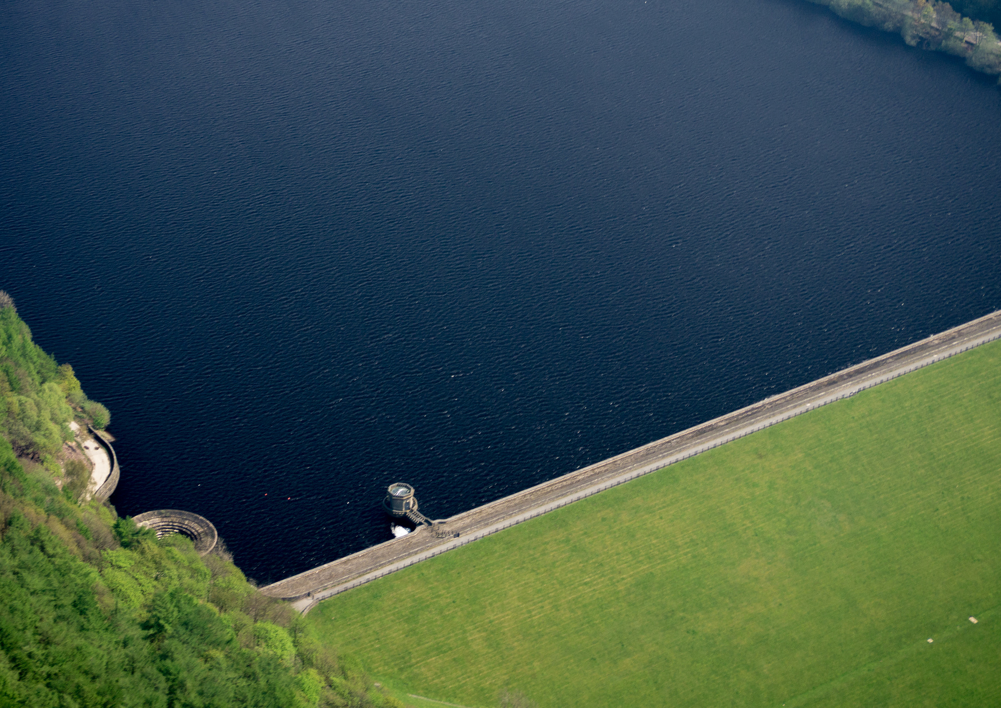 Panasonic Lumix G Vario 45-200mm F4-5.6 OIS sample photo. Ladybower dam photography