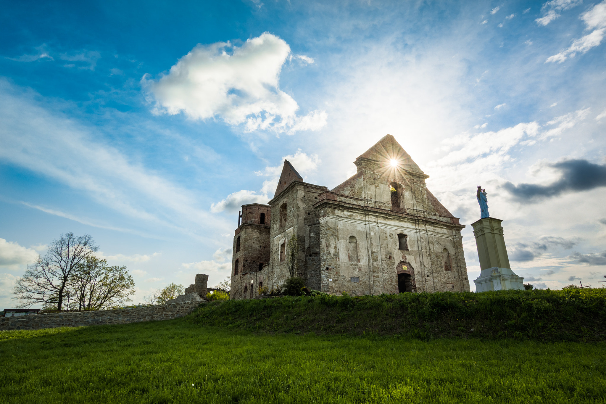 Samsung NX30 + Samsung NX 12-24mm F4-5.6 ED sample photo. Monastery photography