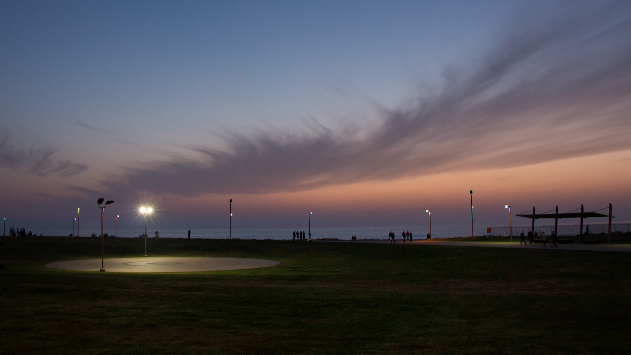 Canon EF-S 18-135mm F3.5-5.6 IS STM sample photo. Tel aviv park at dusk photography
