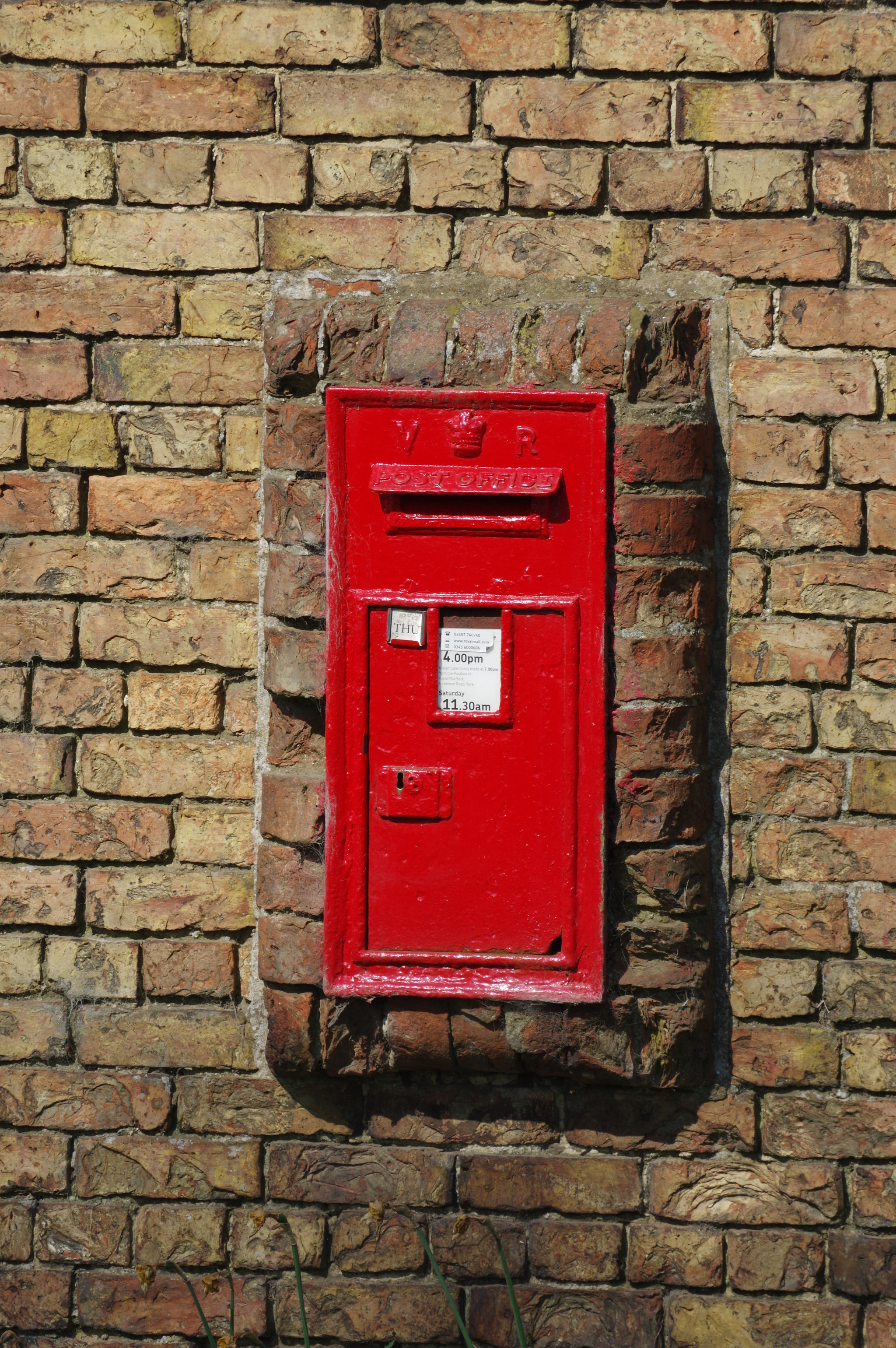 smc PENTAX-DA L 50-200mm F4-5.6 ED sample photo. Victorian postbox photography