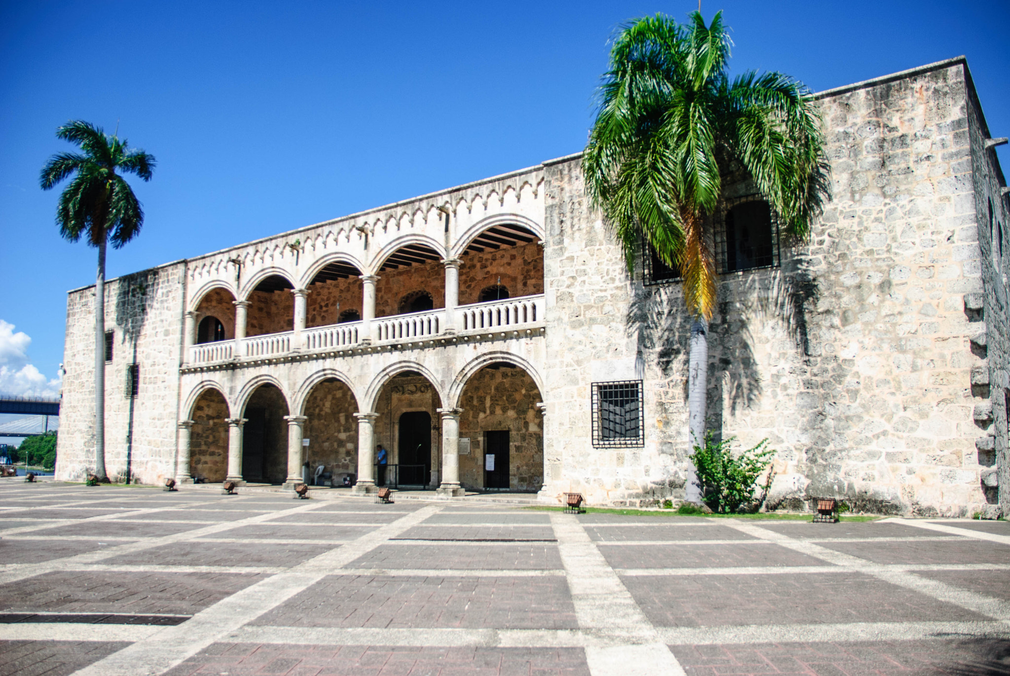 Nikon D60 + Sigma 18-125mm F3.8-5.6 DC OS HSM sample photo. Alcázar de colón photography