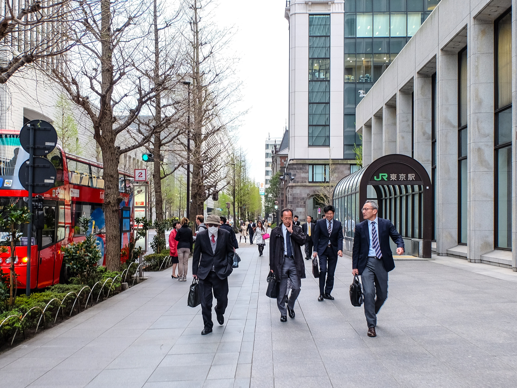 Fujifilm XF 16-55mm F2.8 R LM WR sample photo. 15:36 rush hour / 11 april 2016 photography