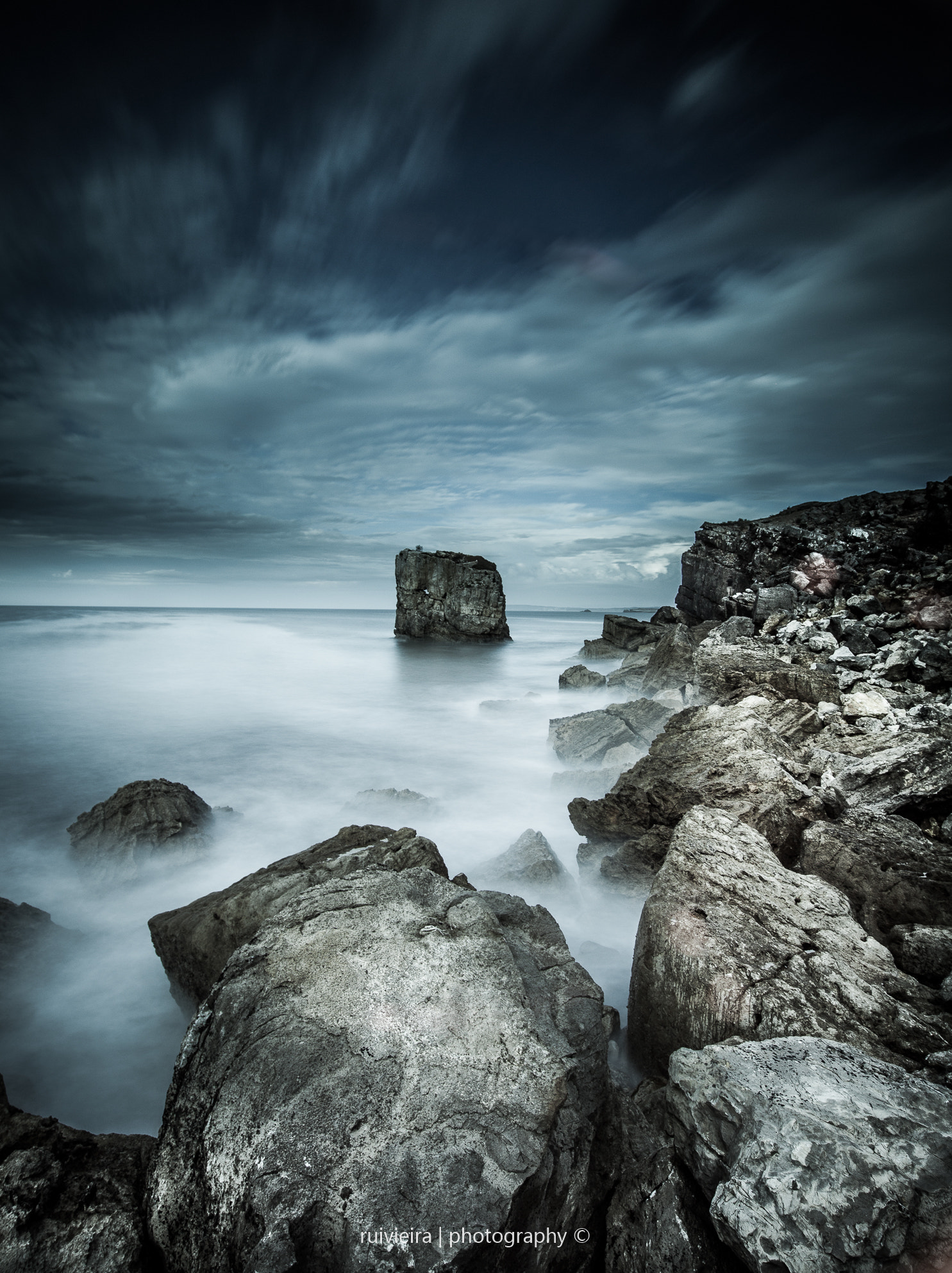 Sigma 10-20mm F3.5 EX DC HSM sample photo. Loose rocks photography