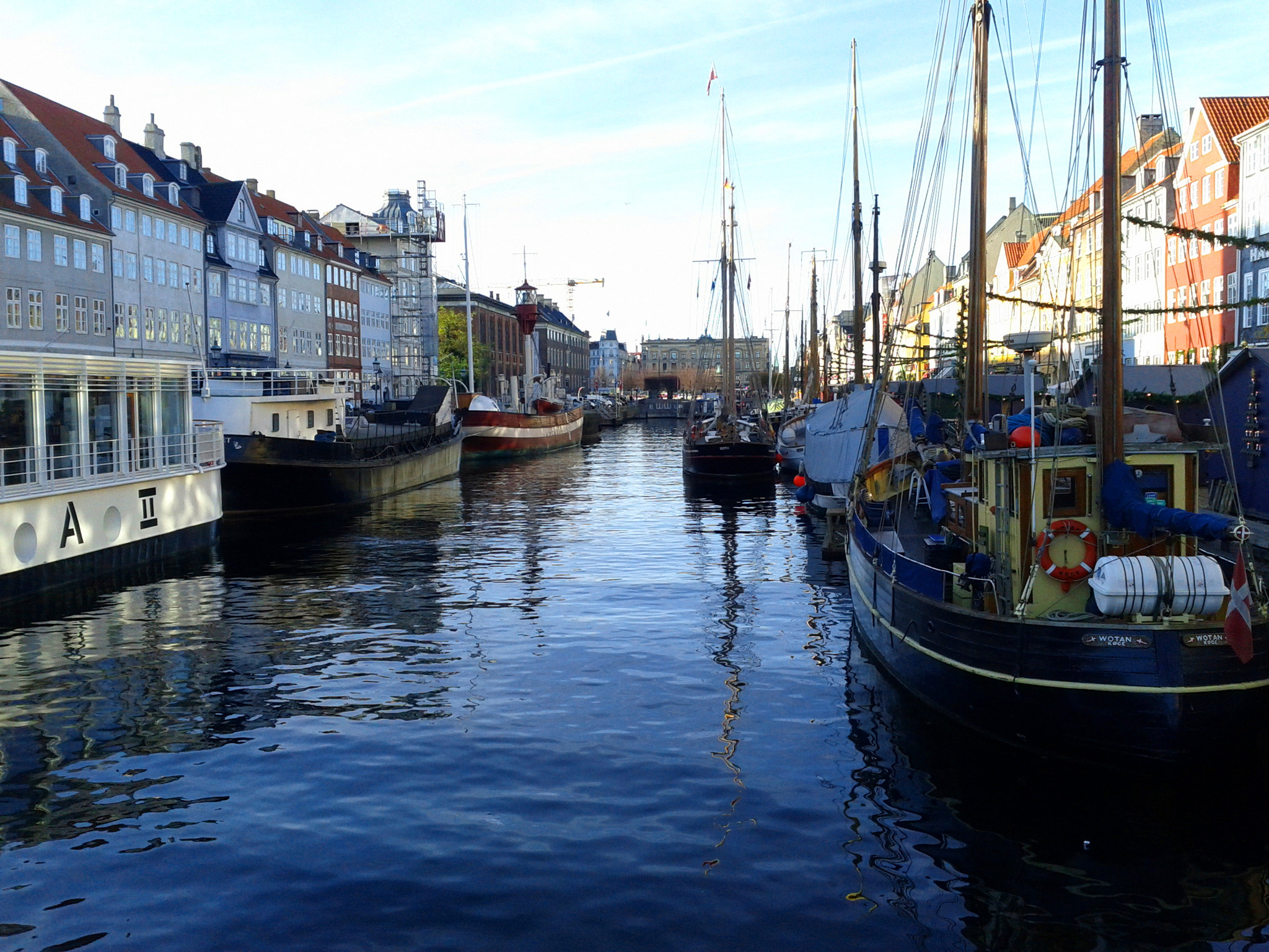 Google Nexus S sample photo. Boats in nyhavn photography