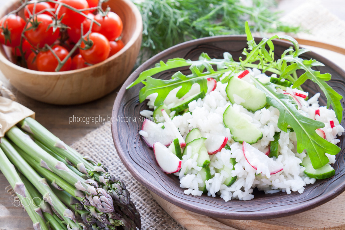 Canon EOS 1000D (EOS Digital Rebel XS / EOS Kiss F) sample photo. Risotto with fresh cucumber and radishes around fresh green aspa photography