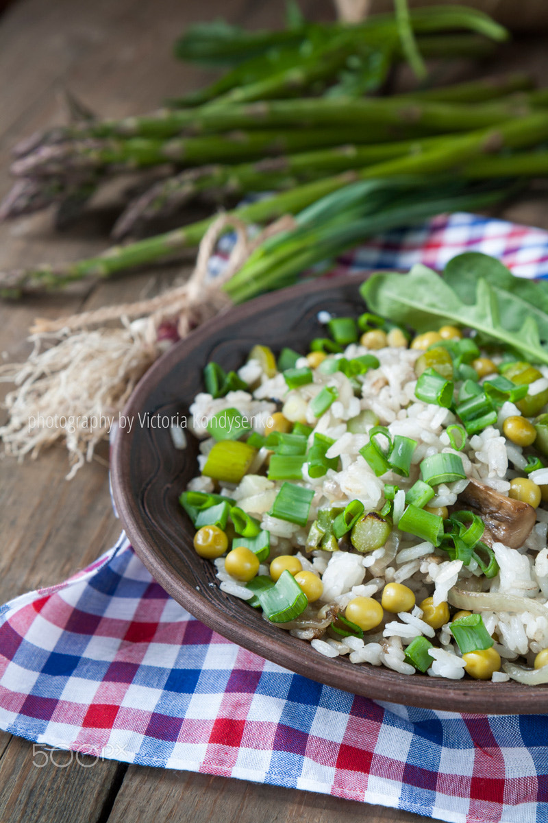 Canon EOS 1000D (EOS Digital Rebel XS / EOS Kiss F) sample photo. Risotto with asparagus spears, champignon mushrooms, green onion photography