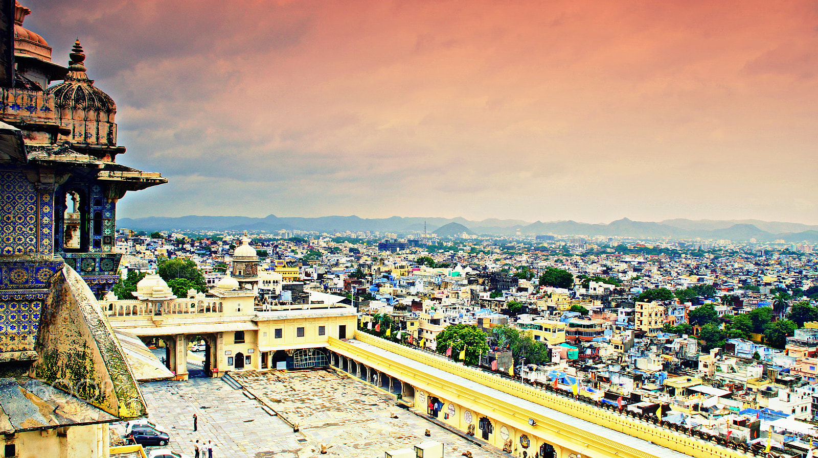 Sony DT 18-200mm F3.5-6.3 sample photo. Lake city udaipur, rajasthan, india photography