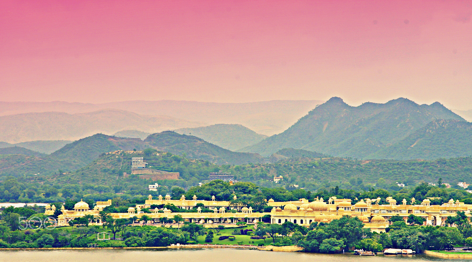 Sony DT 18-200mm F3.5-6.3 sample photo. Lake city udaipur, rajasthan, india photography