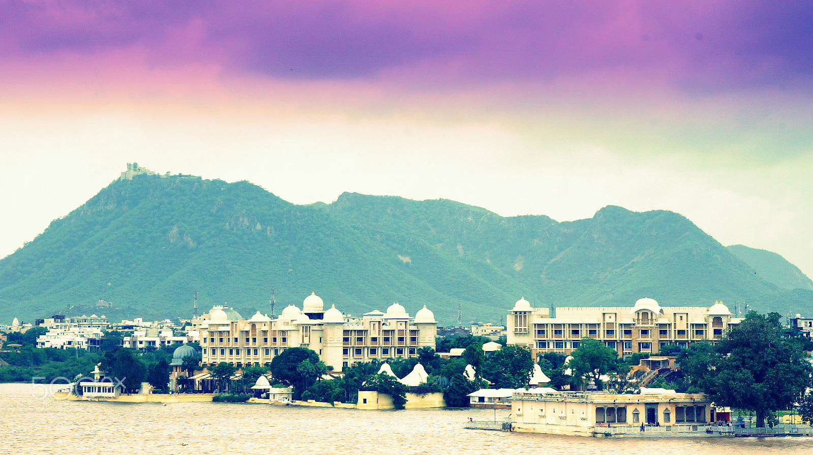 Sony DT 18-200mm F3.5-6.3 sample photo. Lake city udaipur, rajasthan, india photography