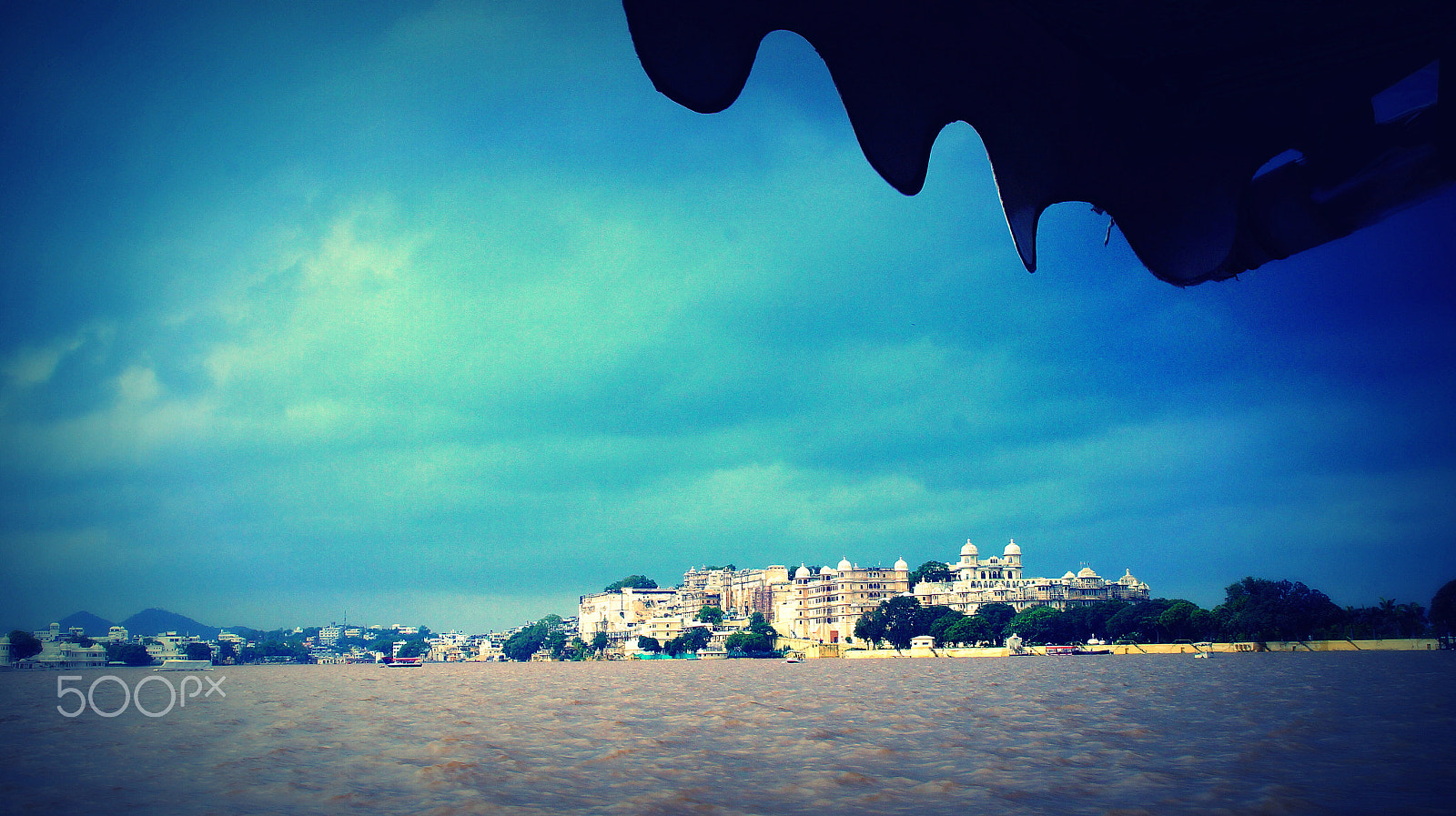 Sony DT 18-200mm F3.5-6.3 sample photo. Lake city udaipur, rajasthan, india photography