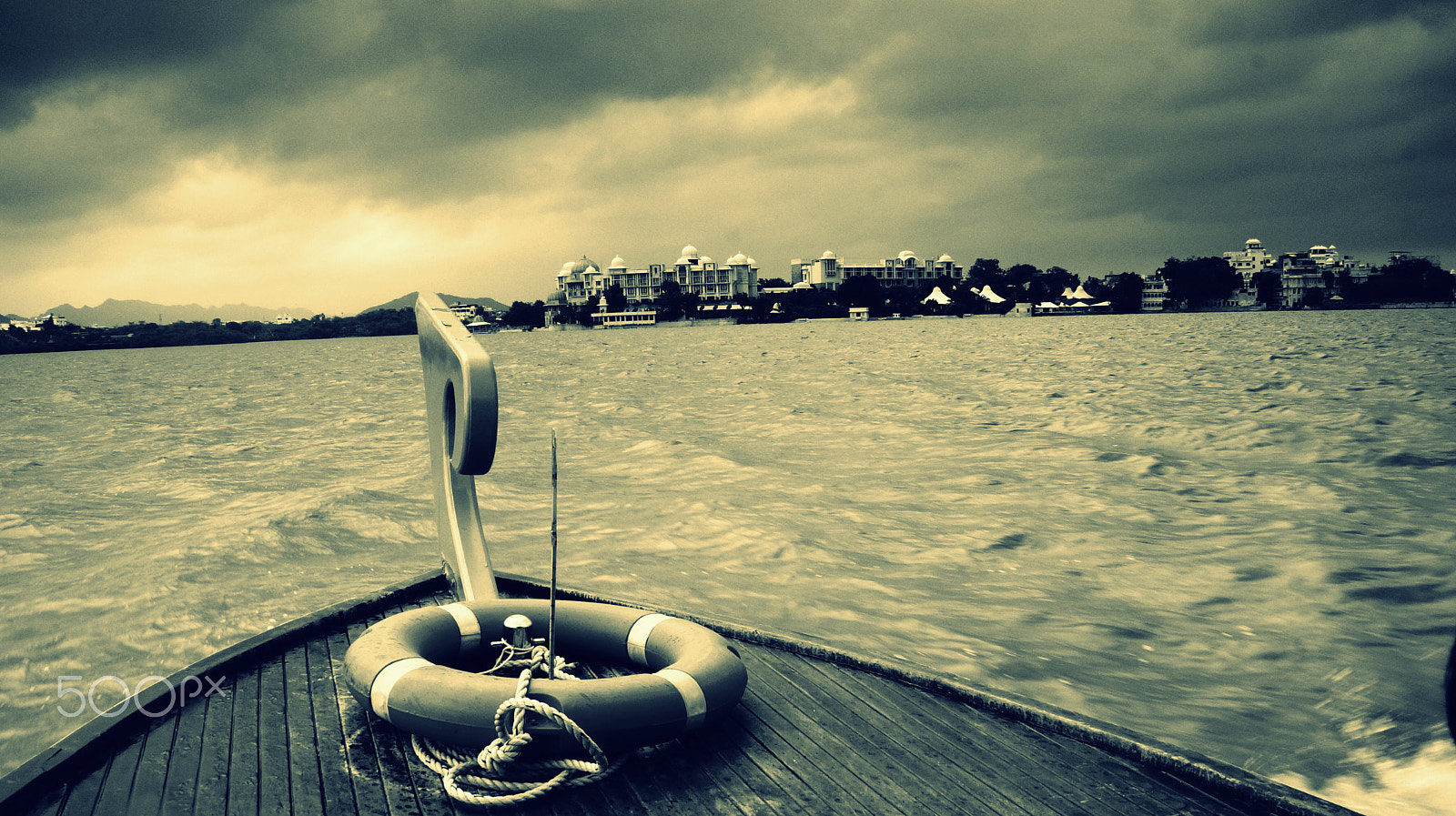 Sony DT 18-200mm F3.5-6.3 sample photo. Lake city udaipur, rajasthan, india photography