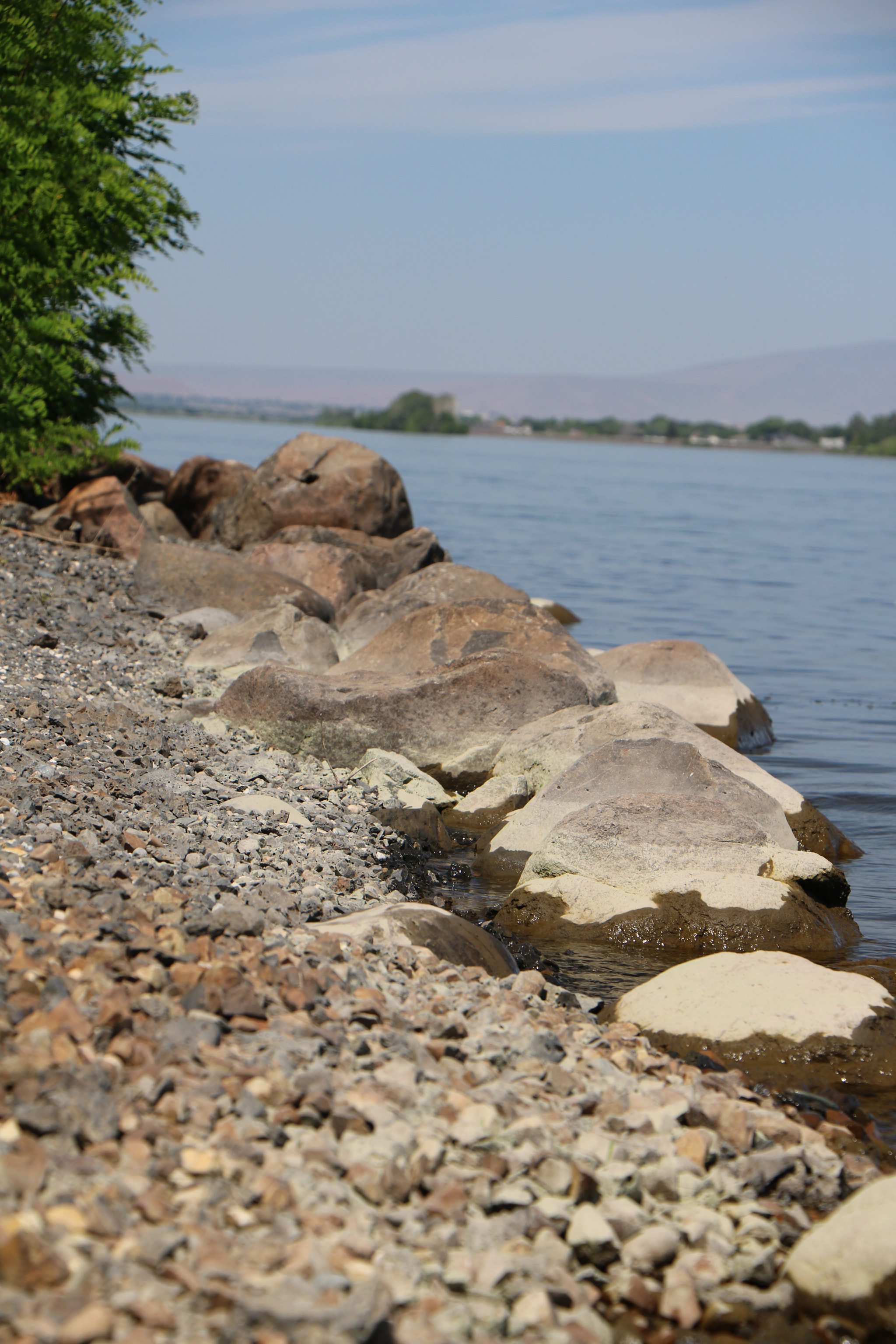 Canon EF-S 18-135mm F3.5-5.6 IS STM sample photo. River side photography